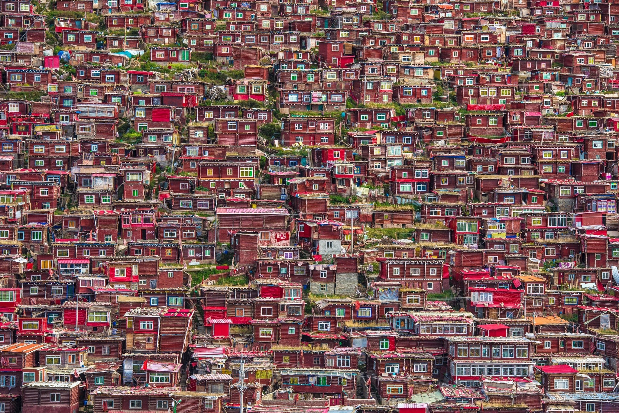 Larung Gar Buddhist Academy, Sichuan, China HD Wallpaper