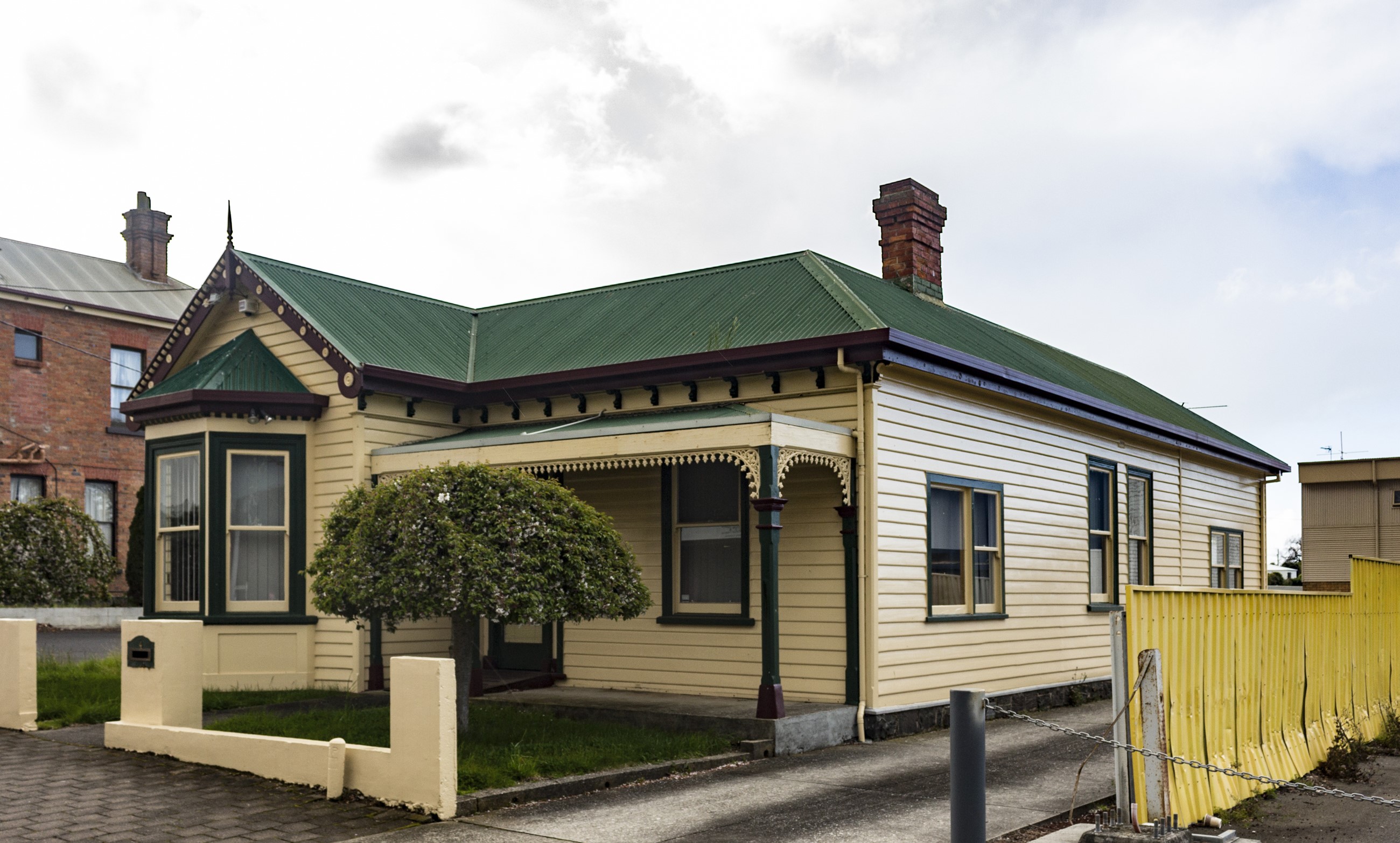 Victorian House in Devonport, Tasmania, Australia HD Wallpaper