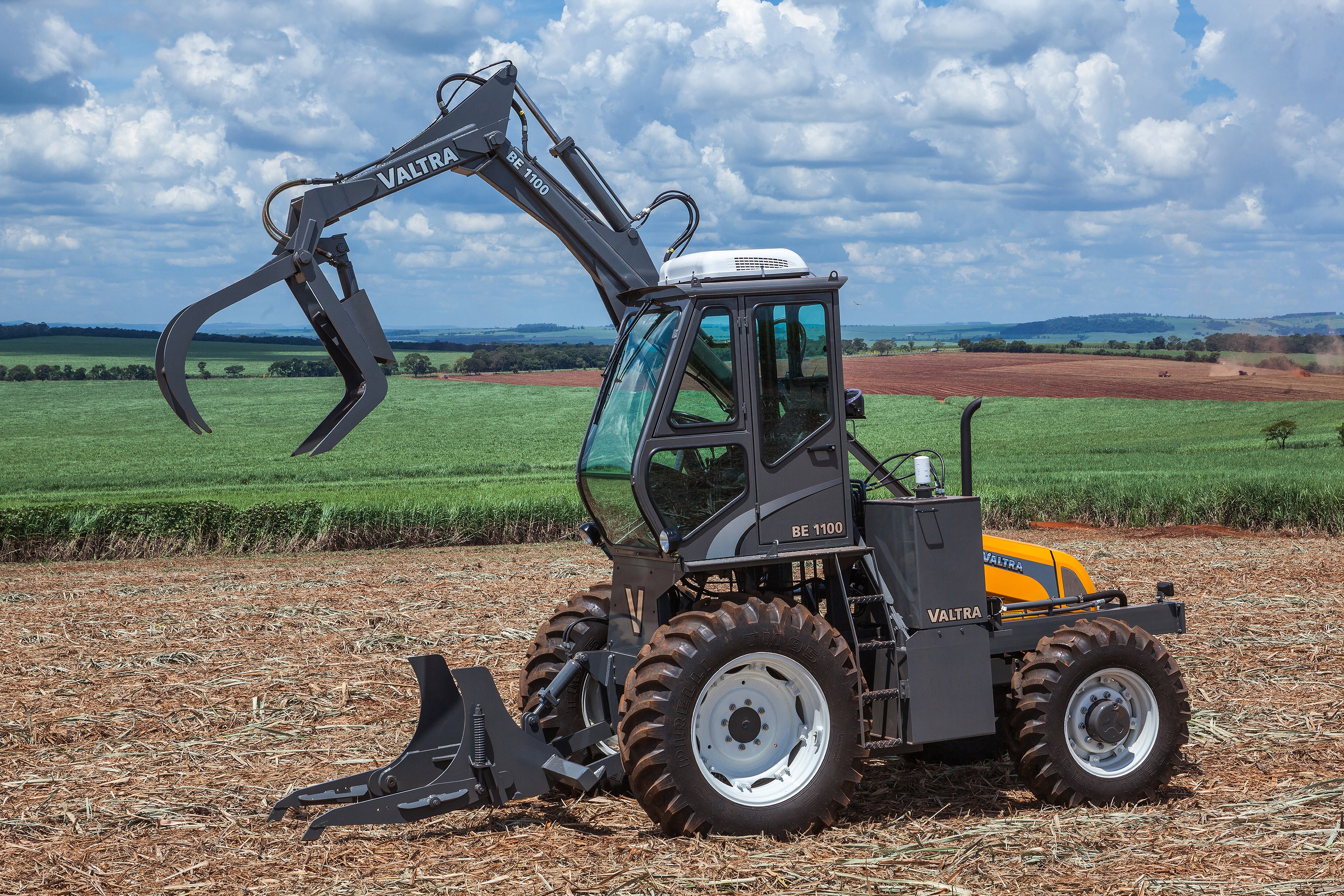 Valtra BE 1100 agricultural machinery tractor HD Wallpaper