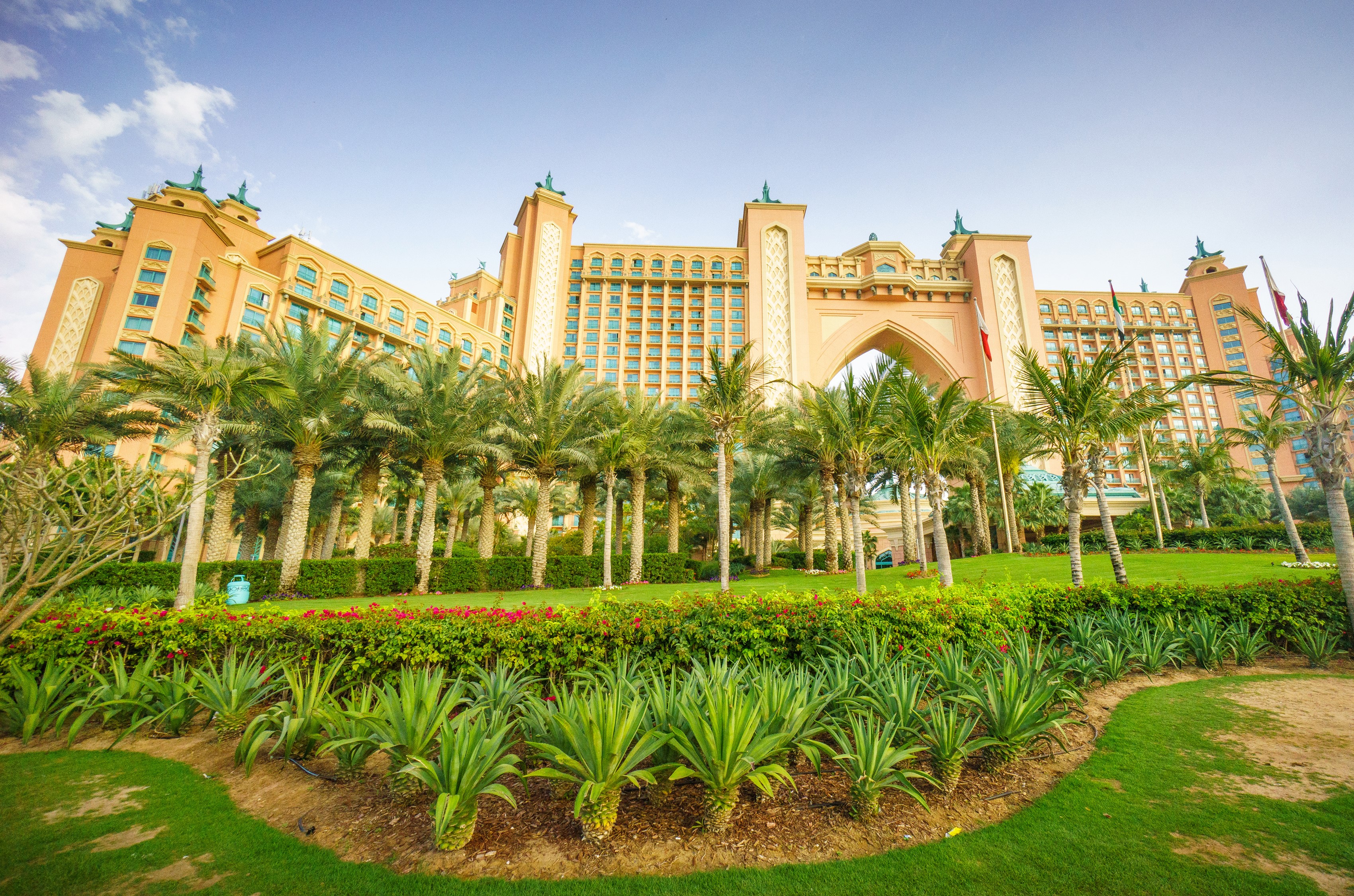 Atlantis The Palm Hotel Dubai UAE with Palm Trees HD Wallpaper