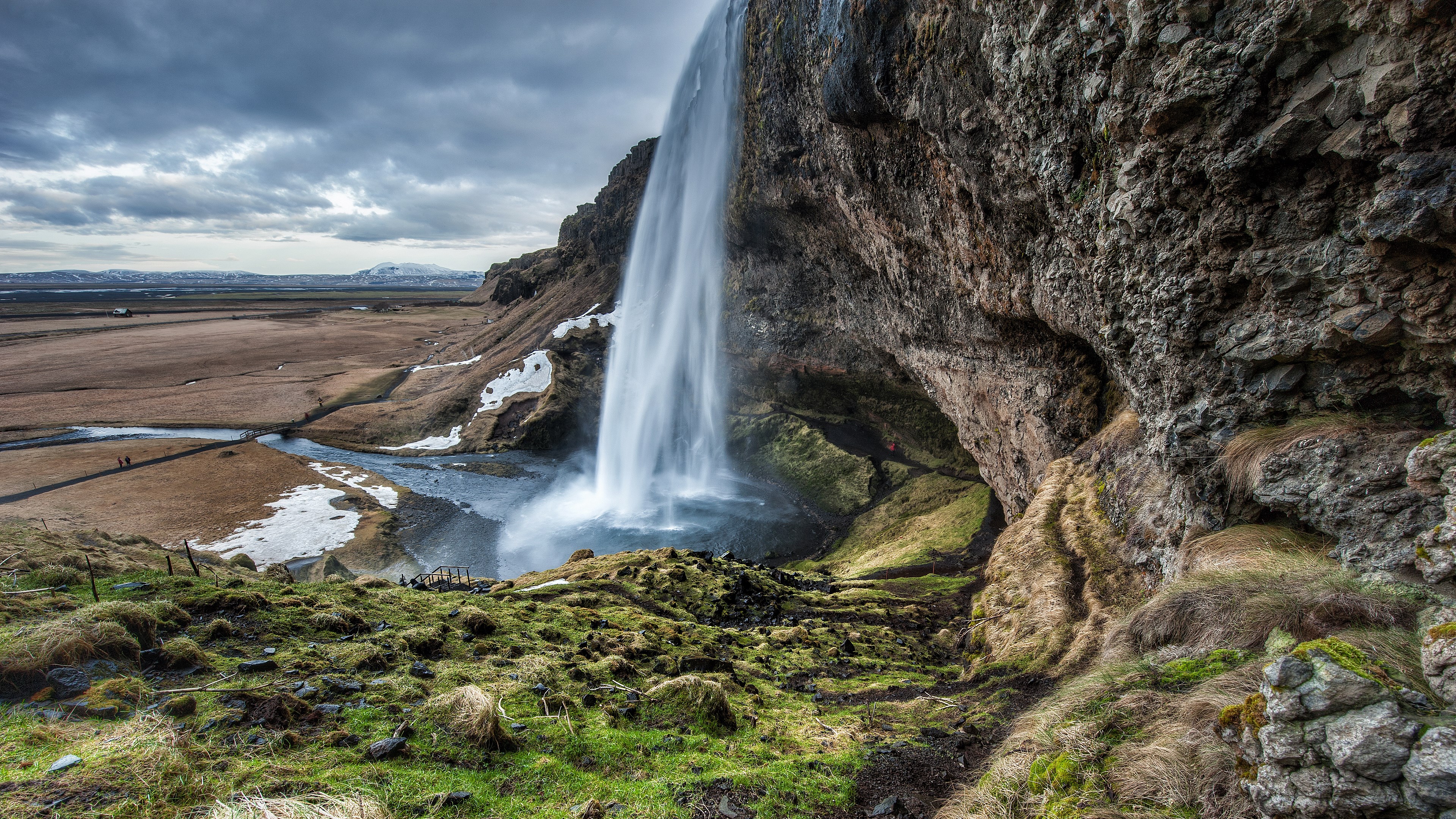 Seljalandsfoss waterfall in Iceland HD Wallpaper