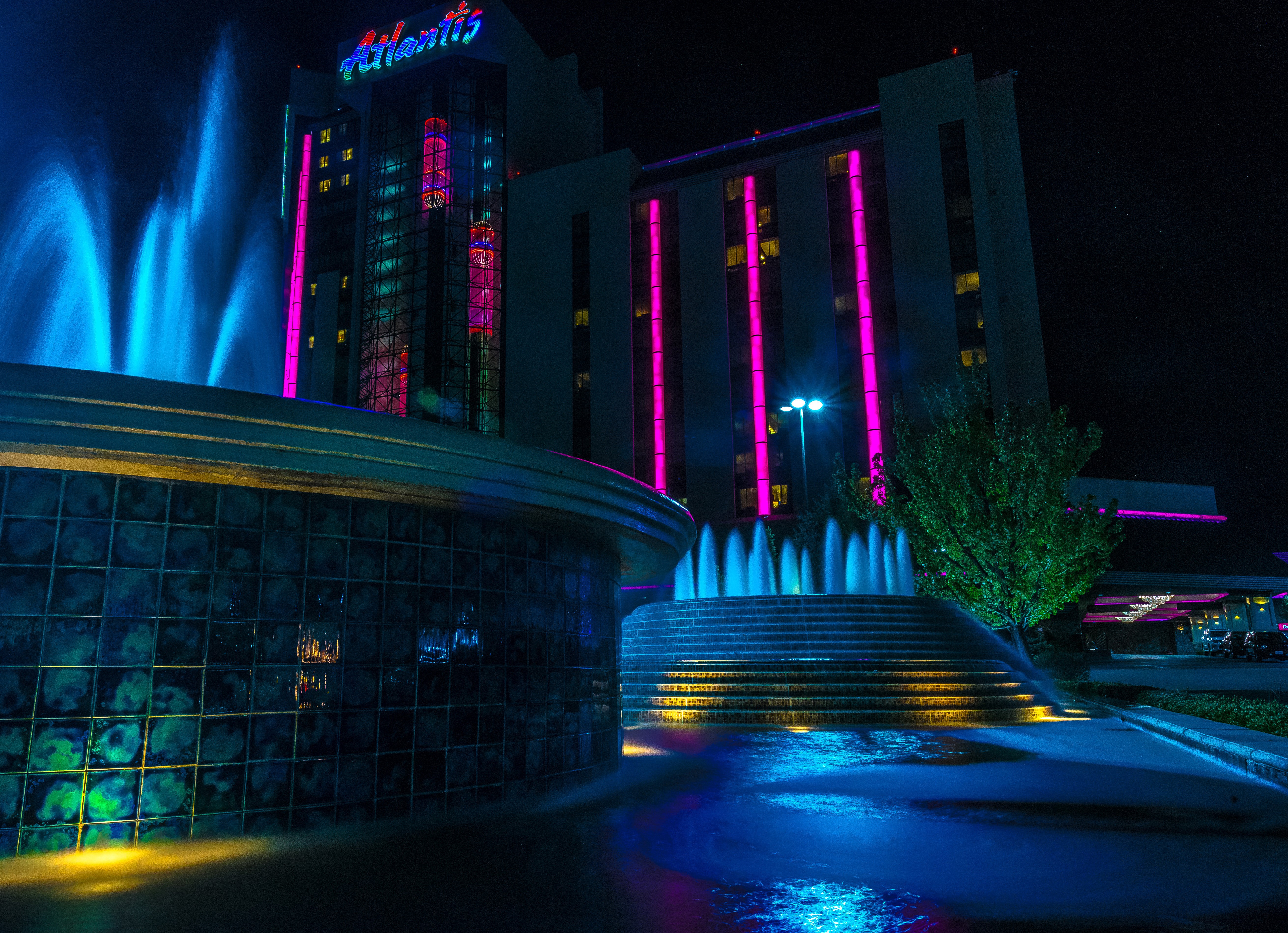 Atlantis Casino Resort Spa Reno Nevada at Night HD Wallpaper