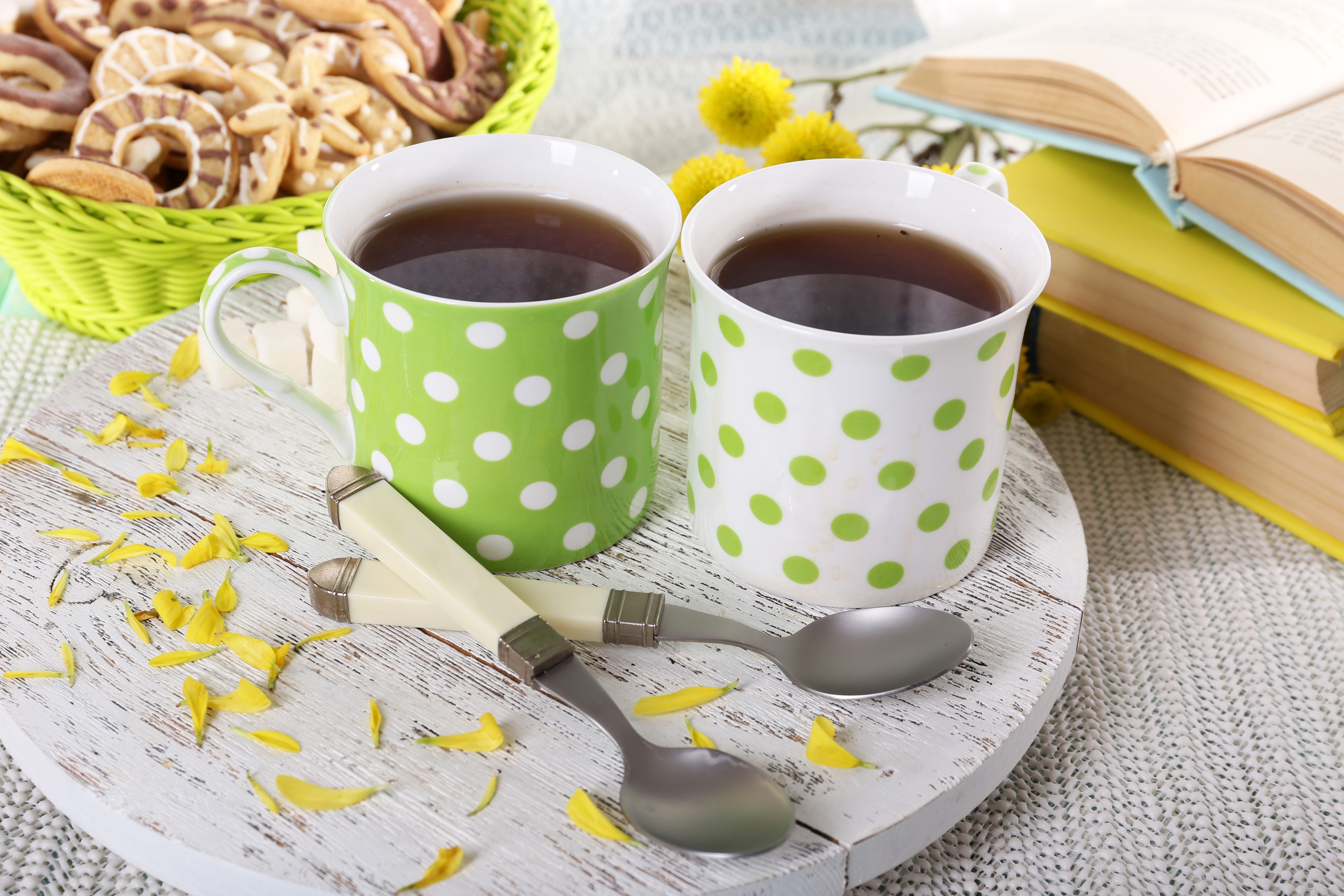 Two cups of tea with cookies and books HD Wallpaper