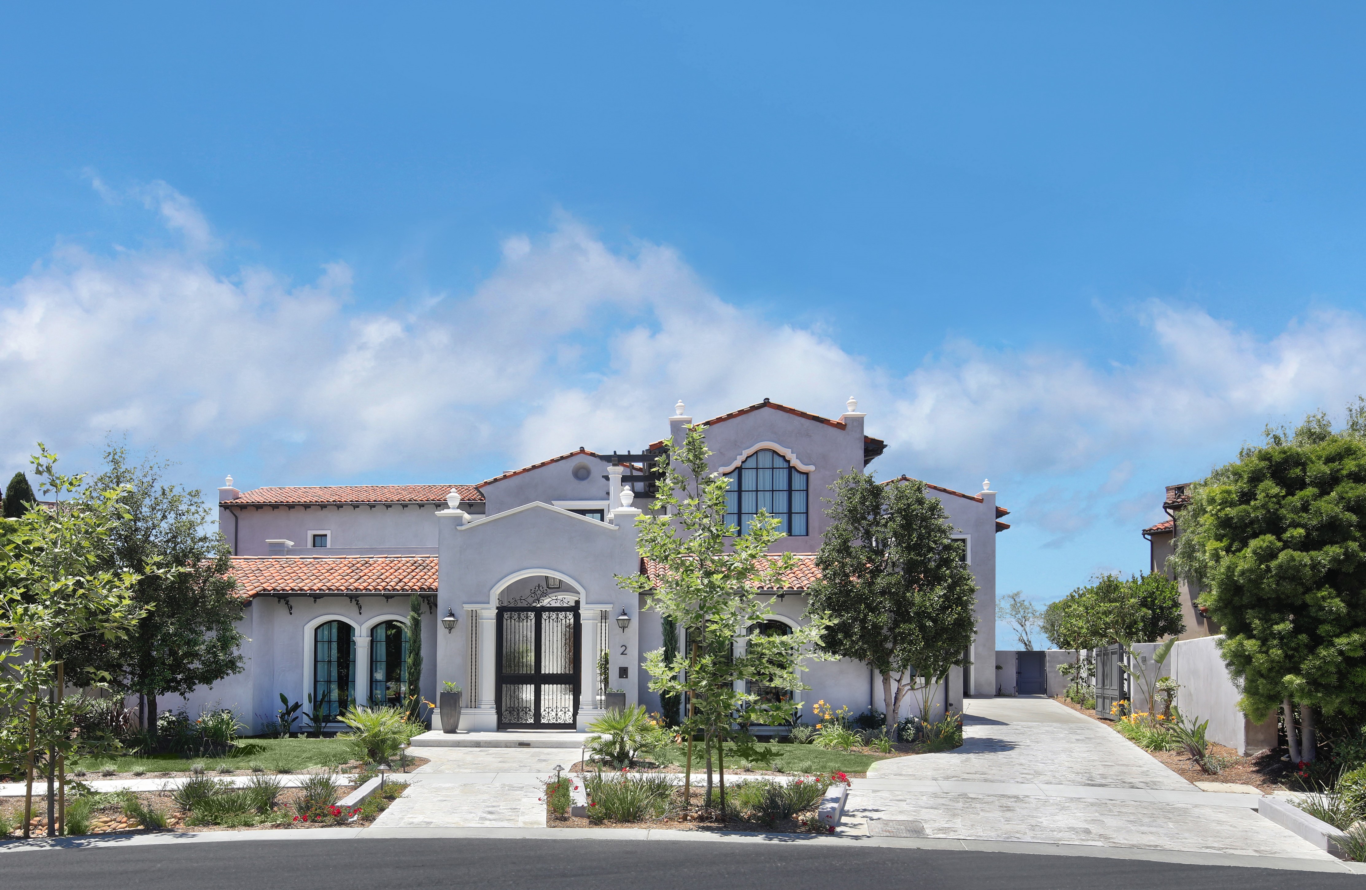 Luxury Mediterranean-style house with a driveway HD Wallpaper