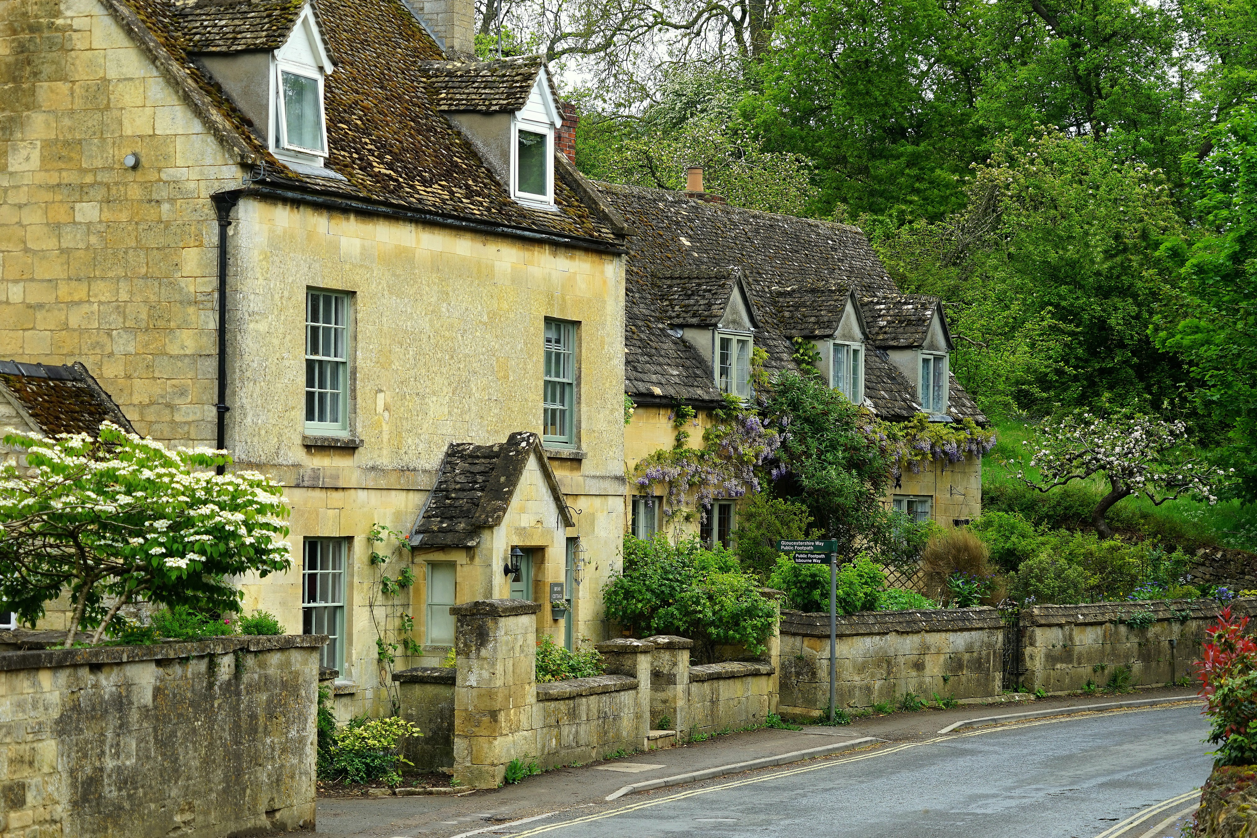 Houses in Winchcombe, United Kingdom HD Wallpaper