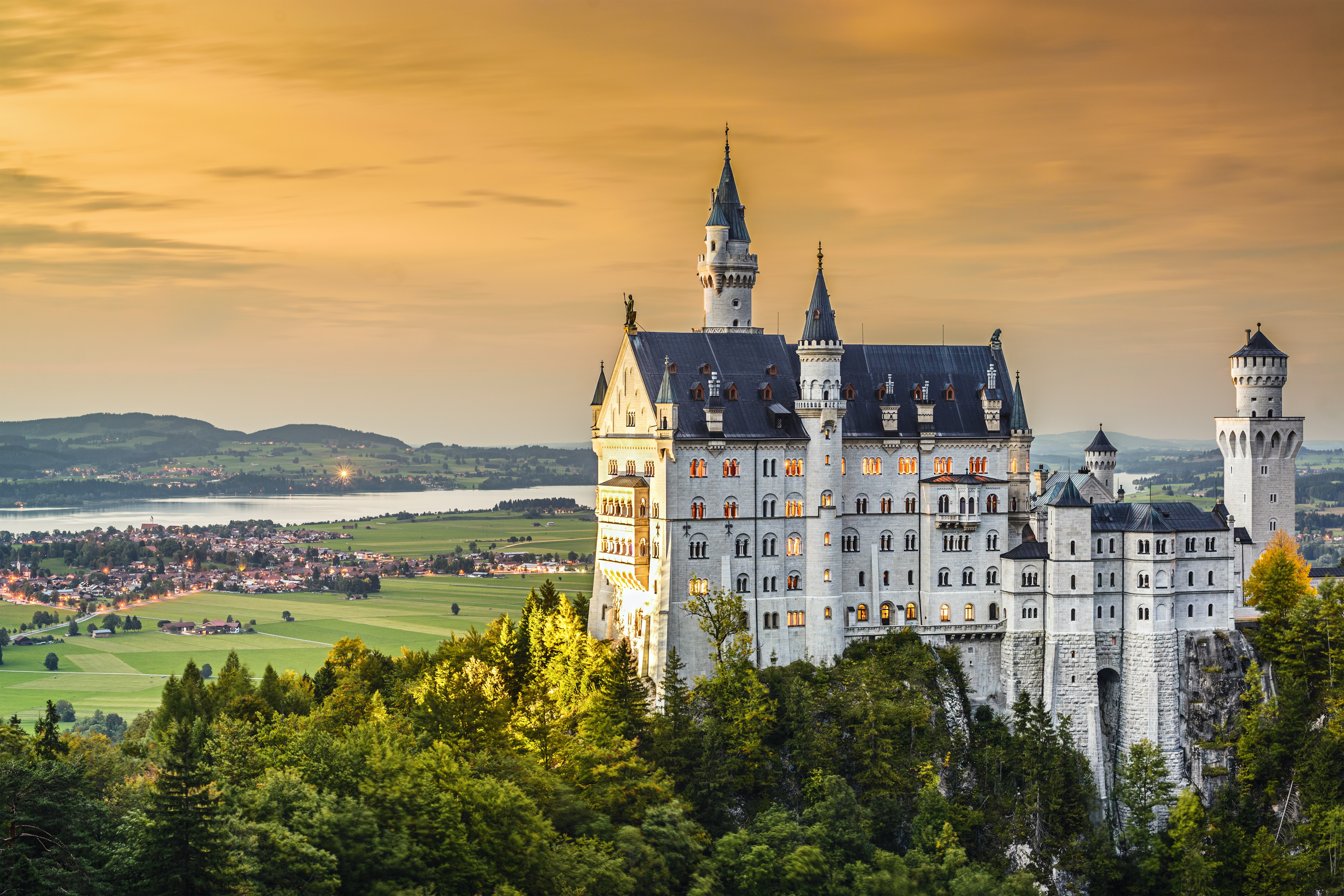 Neuschwanstein Castle in Germany HD Wallpaper