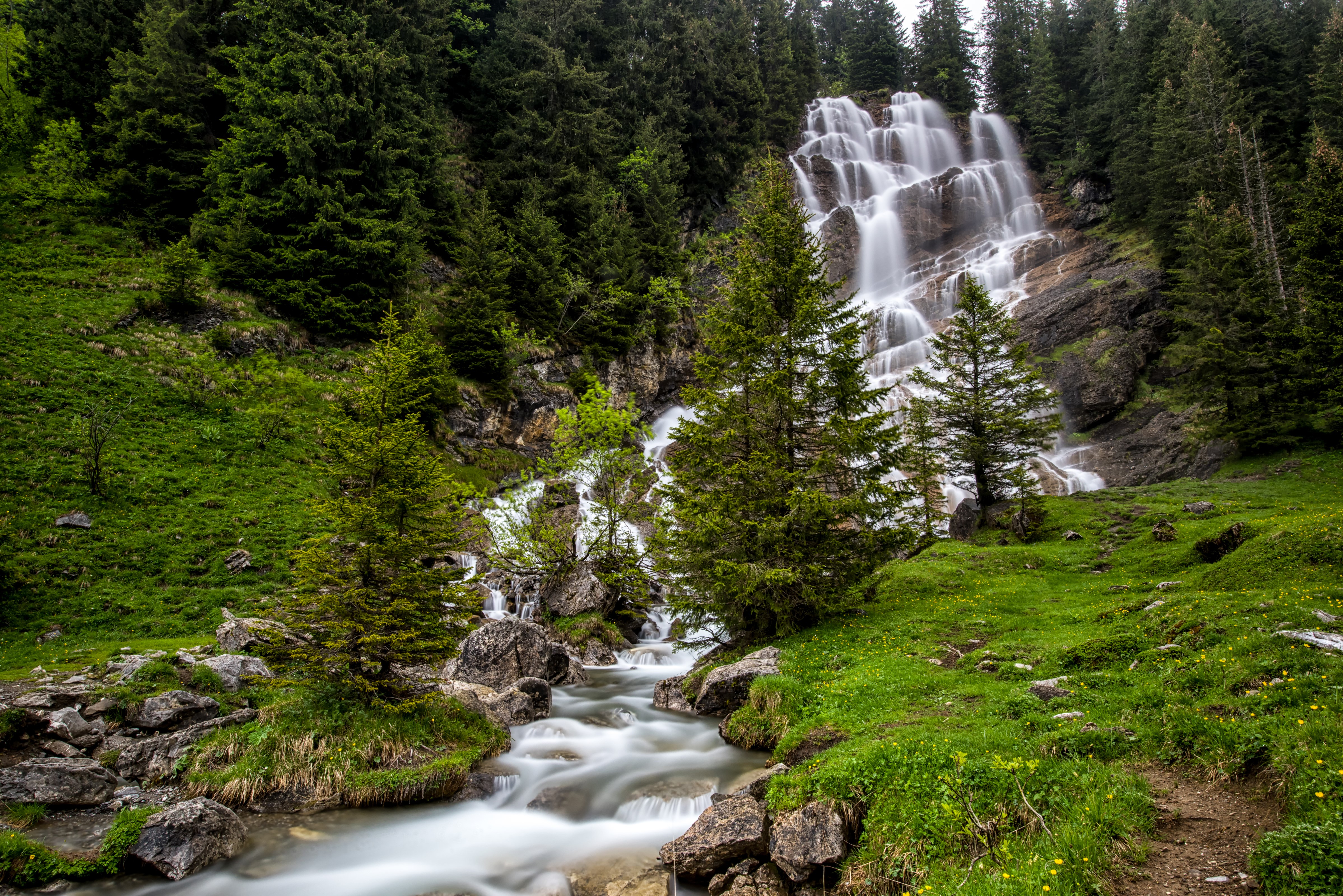 4K Brochaux Waterfall in France HD Wallpaper