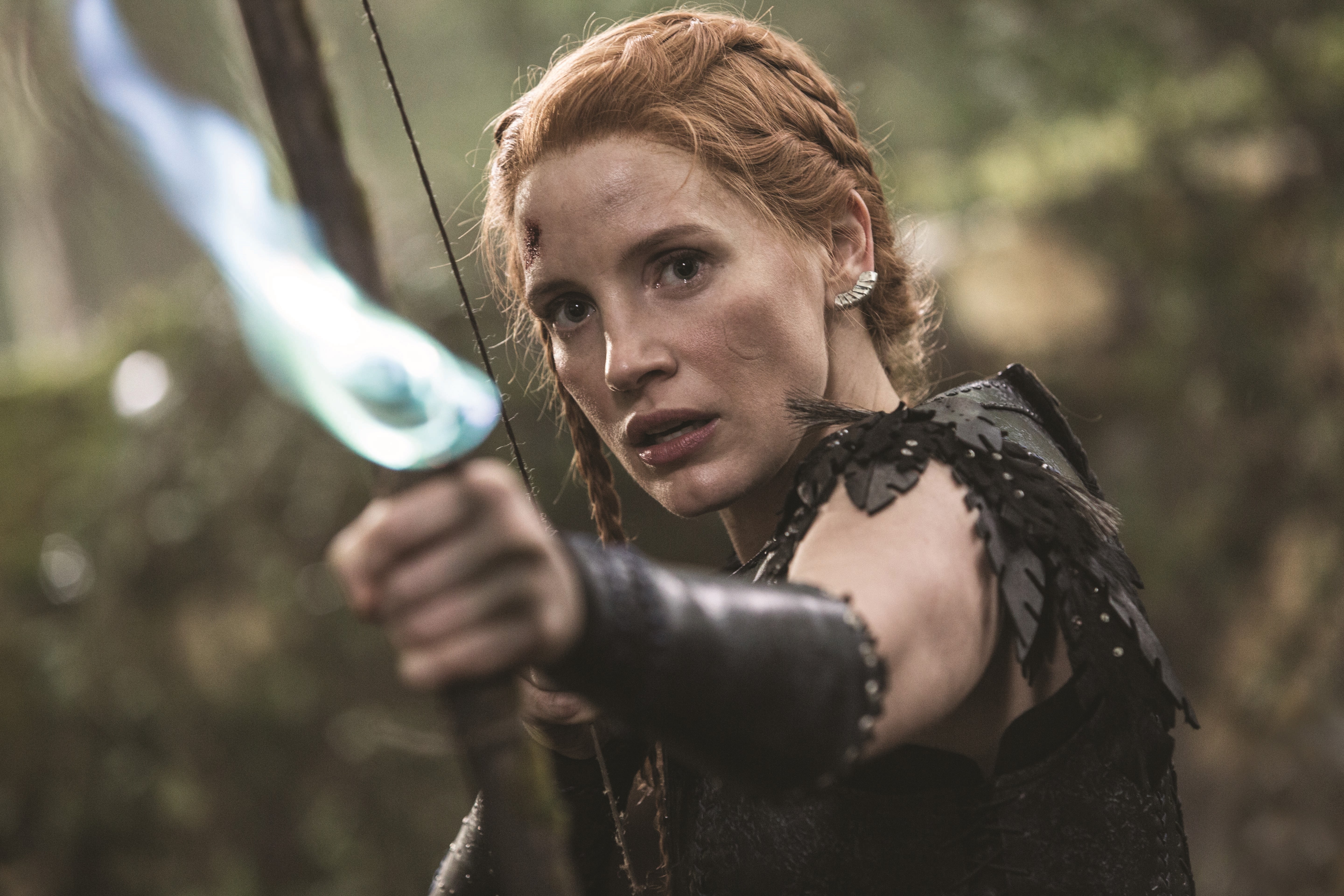 Jessica Chastain as an Archer in The Huntsman: Winter's War HD Wallpaper