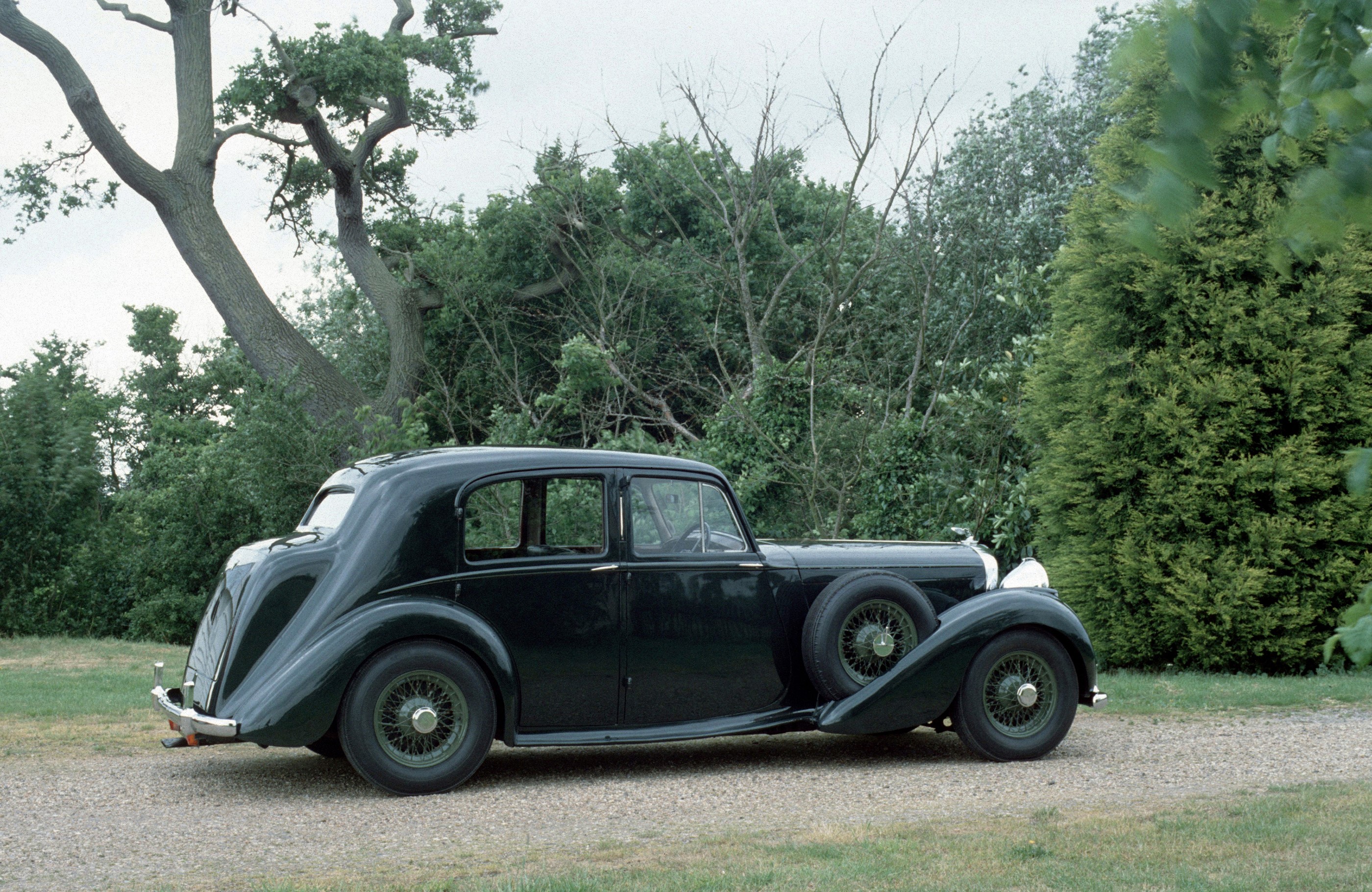 1939 Bentley Mark V Saloon by Park Ward HD Wallpaper