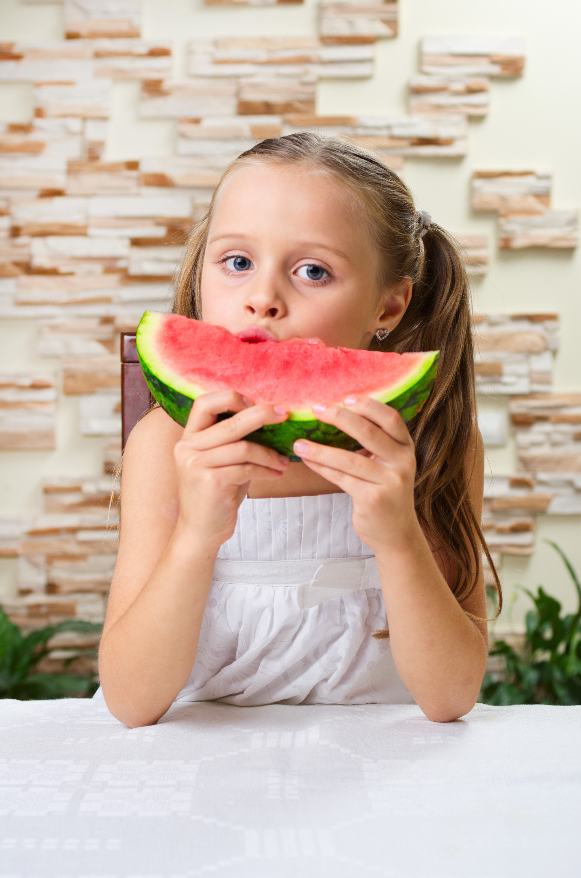 Girl eating watermelon HD Phone Wallpaper