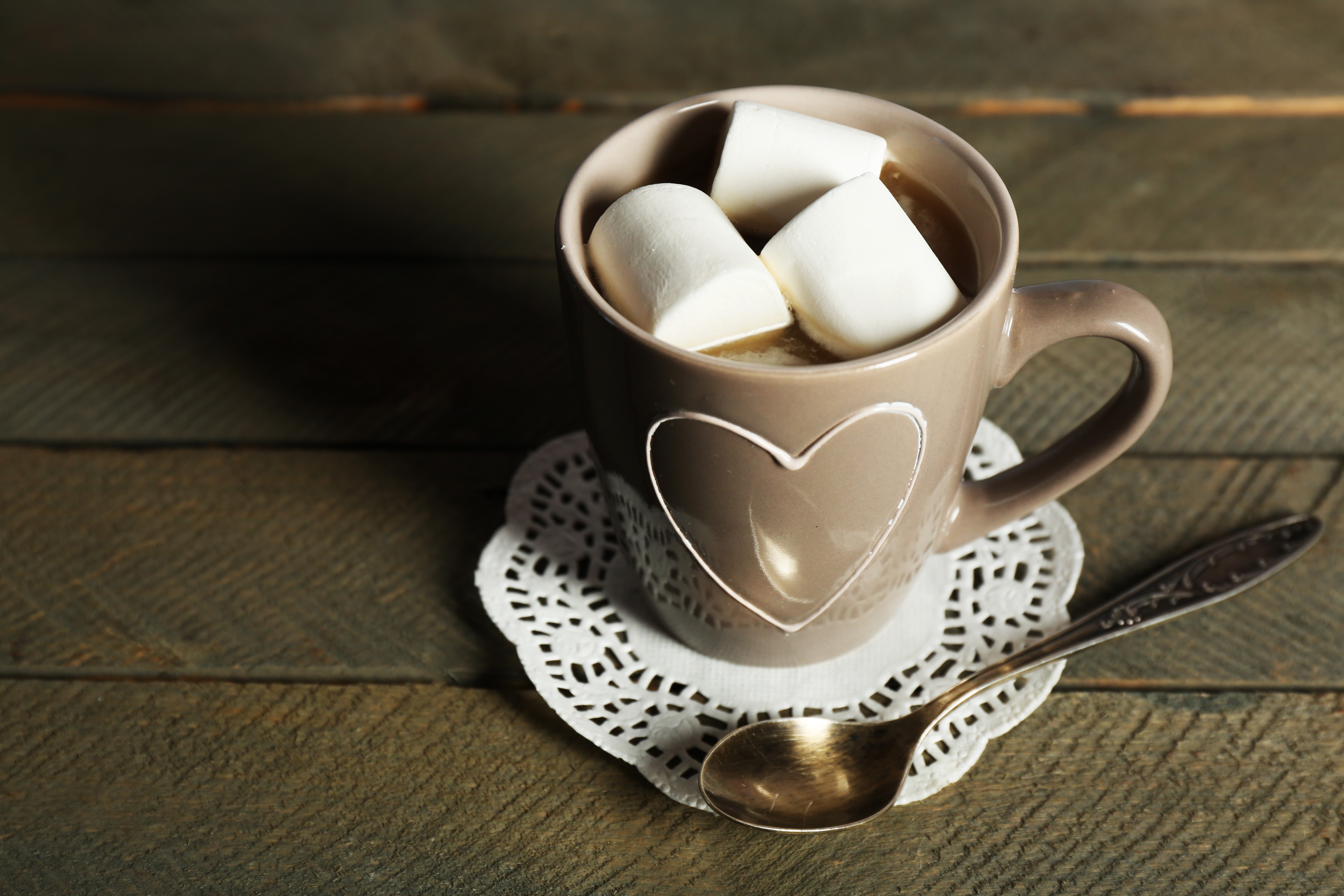 Cup of hot chocolate with marshmallows and spoon HD Wallpaper