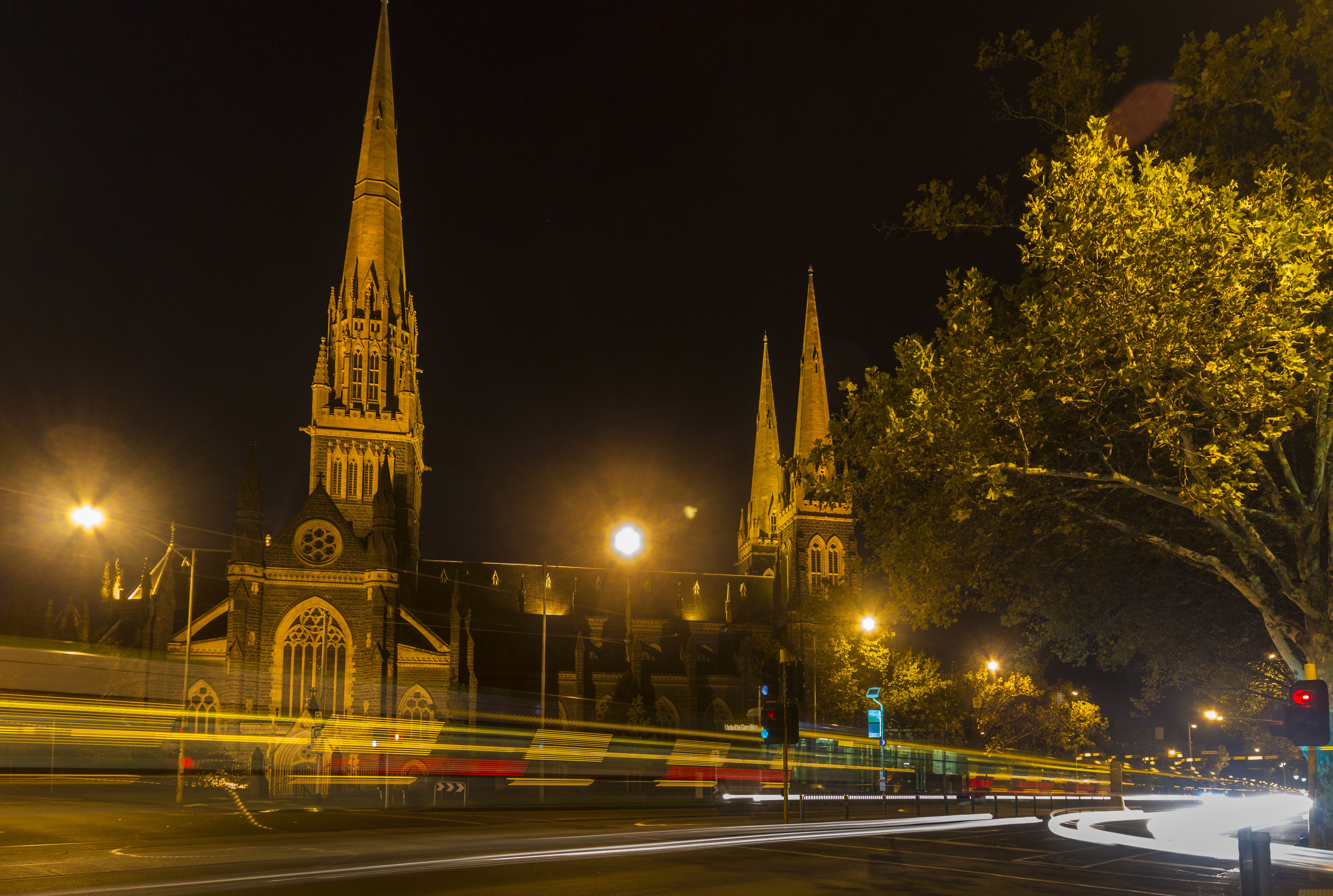 Night view of St Paul's Cathedral, Melbourne HD Wallpaper