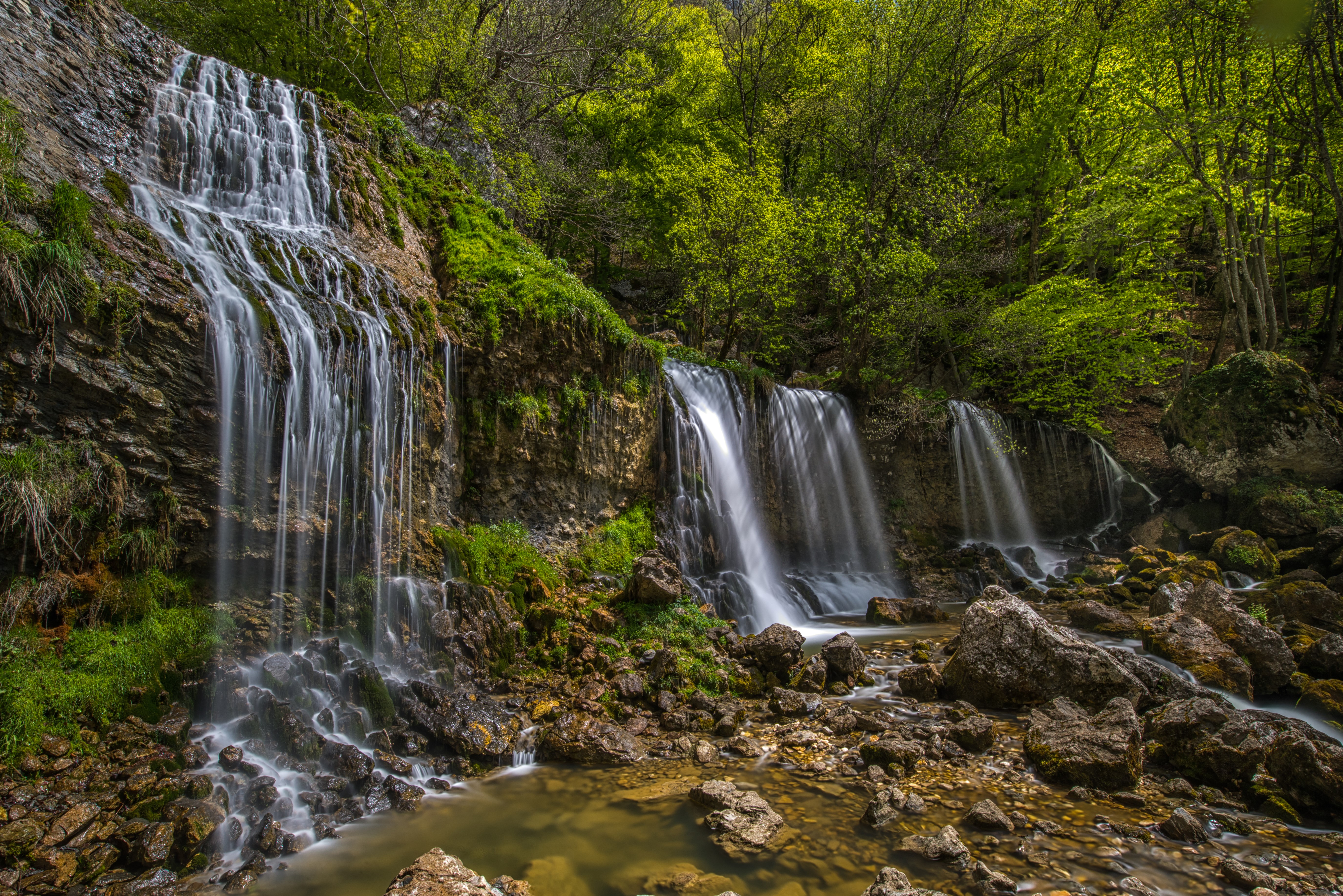 Doriaz Waterfall in France HD Wallpaper