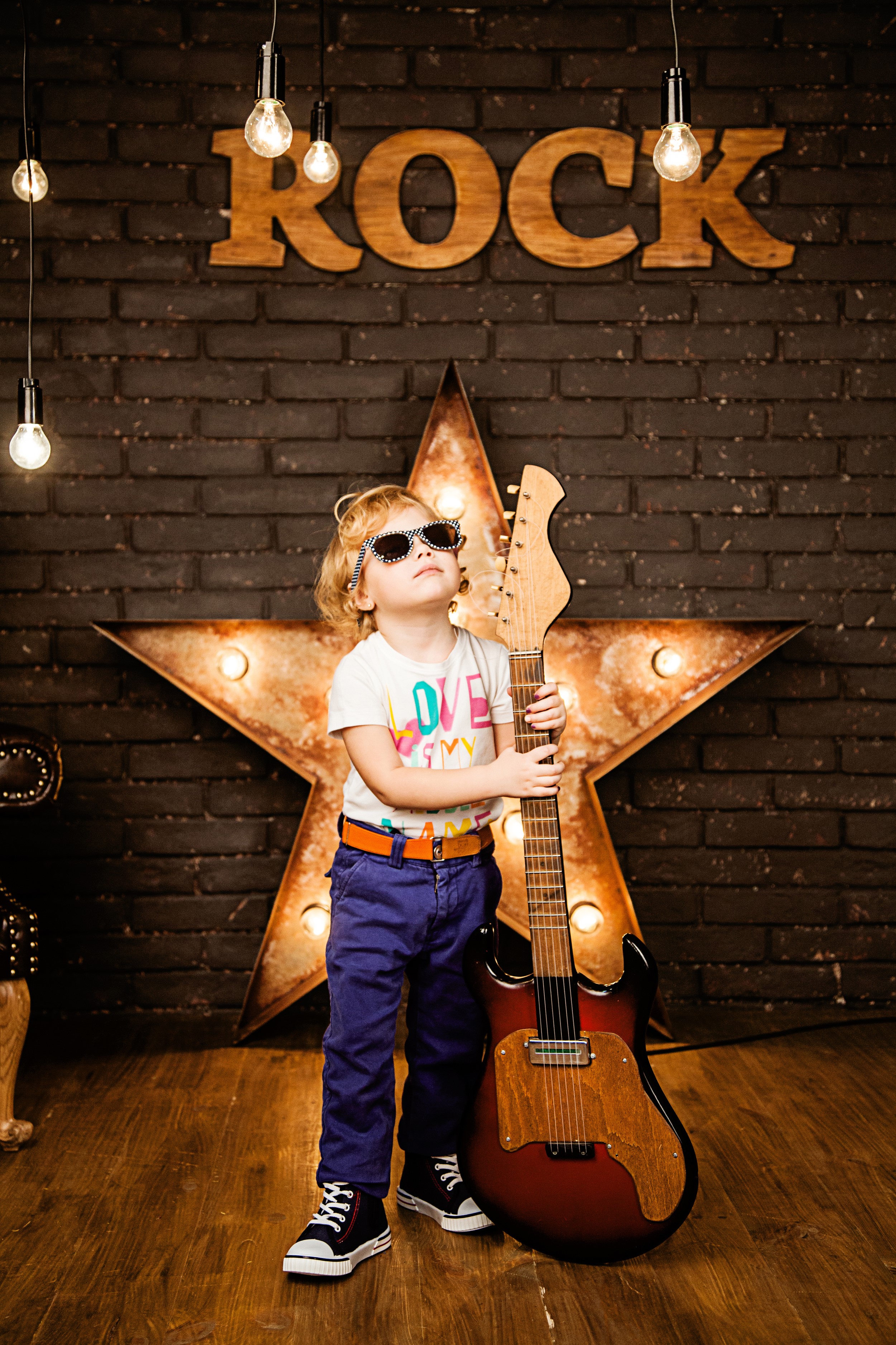 Boy with sunglasses and guitar HD Phone Wallpaper