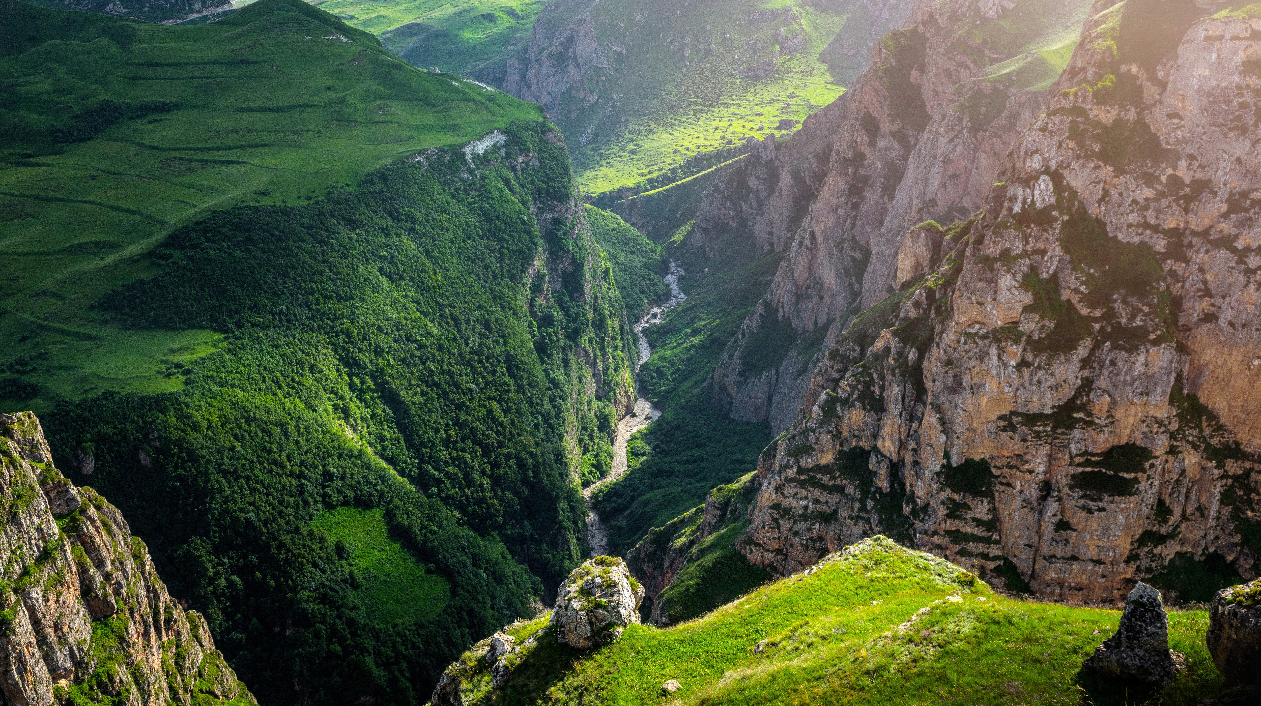Green Canyon with River in Guba Azerbaijan HD Wallpaper