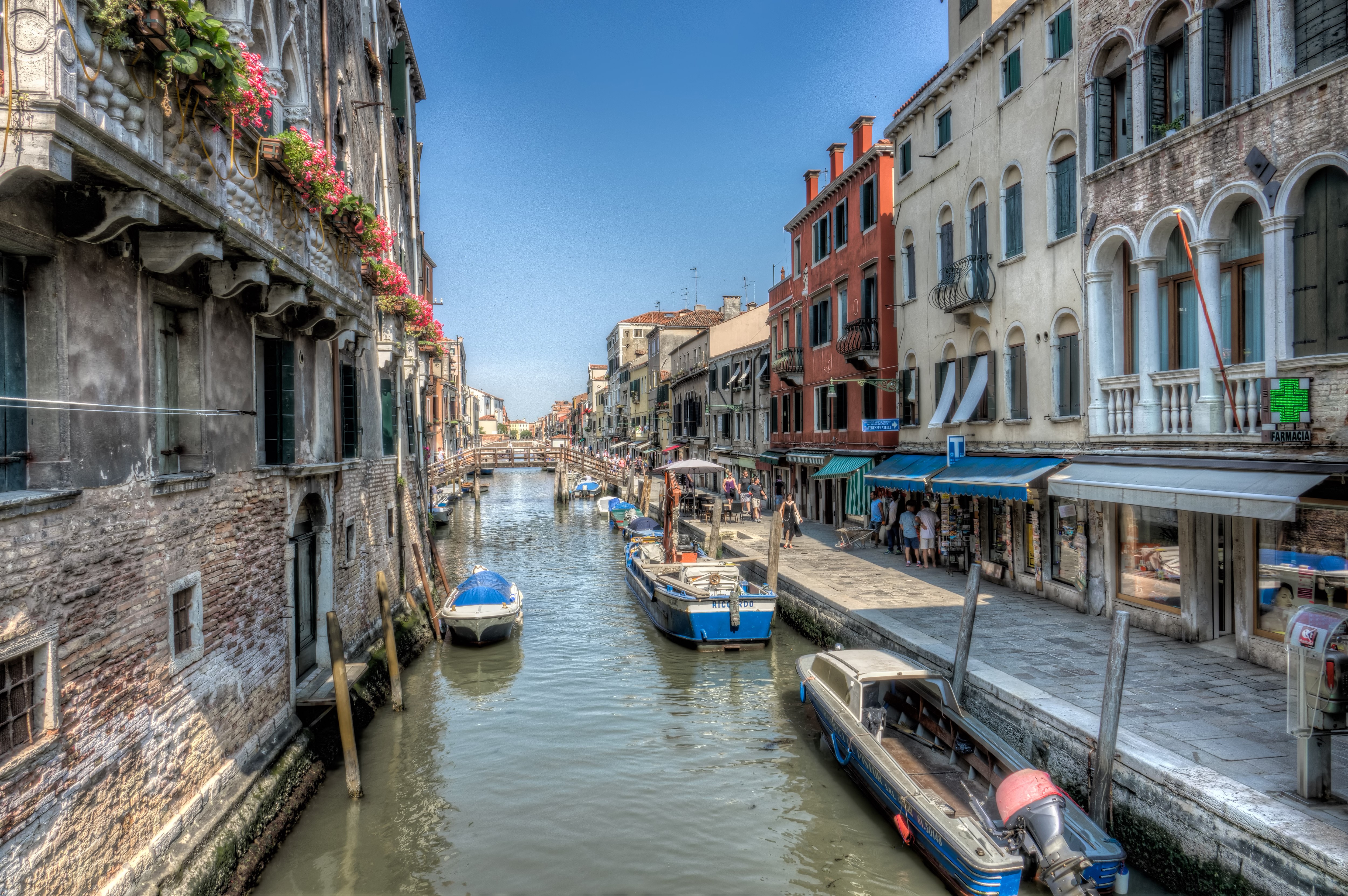 Venice Canal with Boats and Buildings, Italy HD Wallpaper
