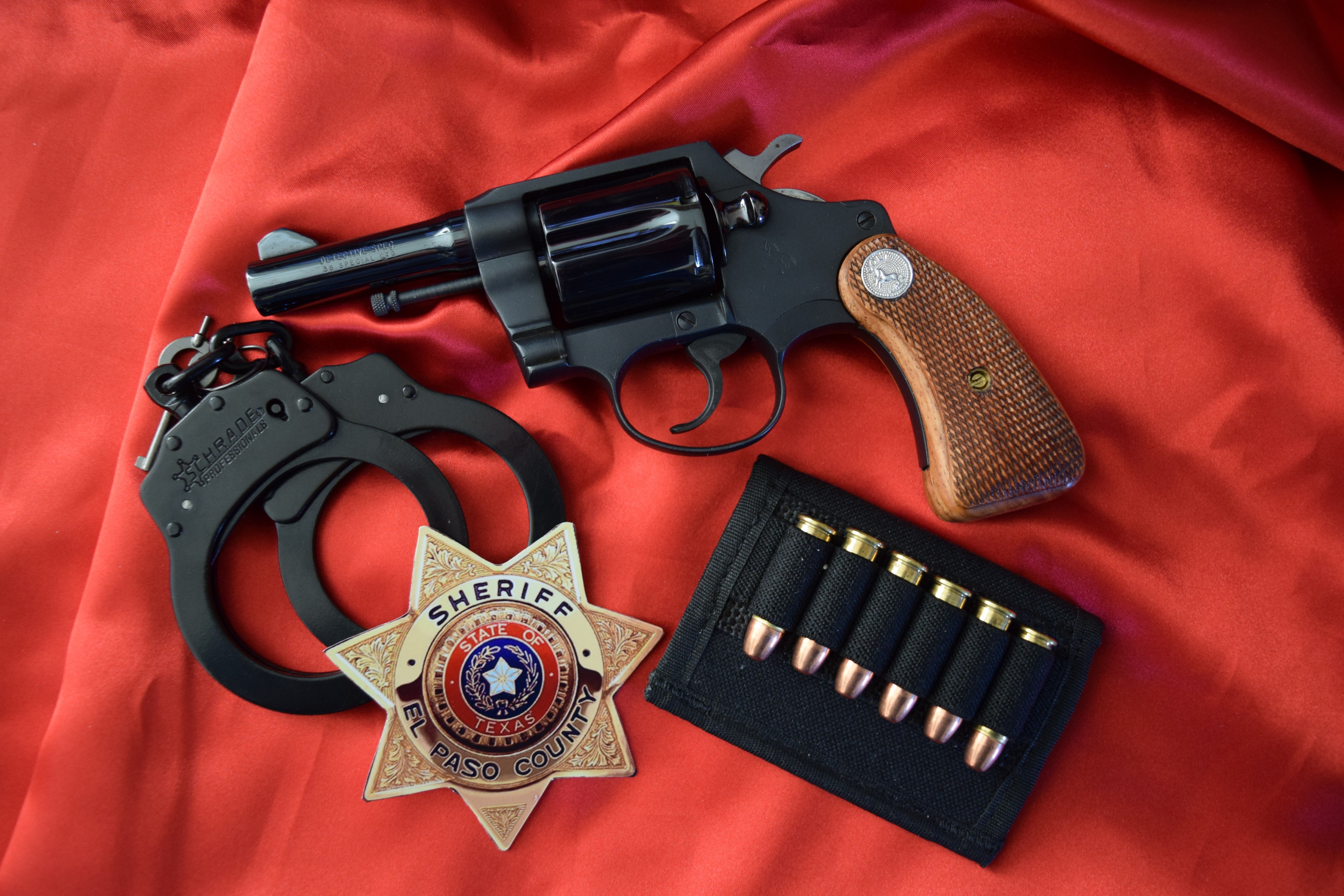 Colt Detective Special 3 Revolver with Sheriff Badge and Handcuffs HD Wallpaper