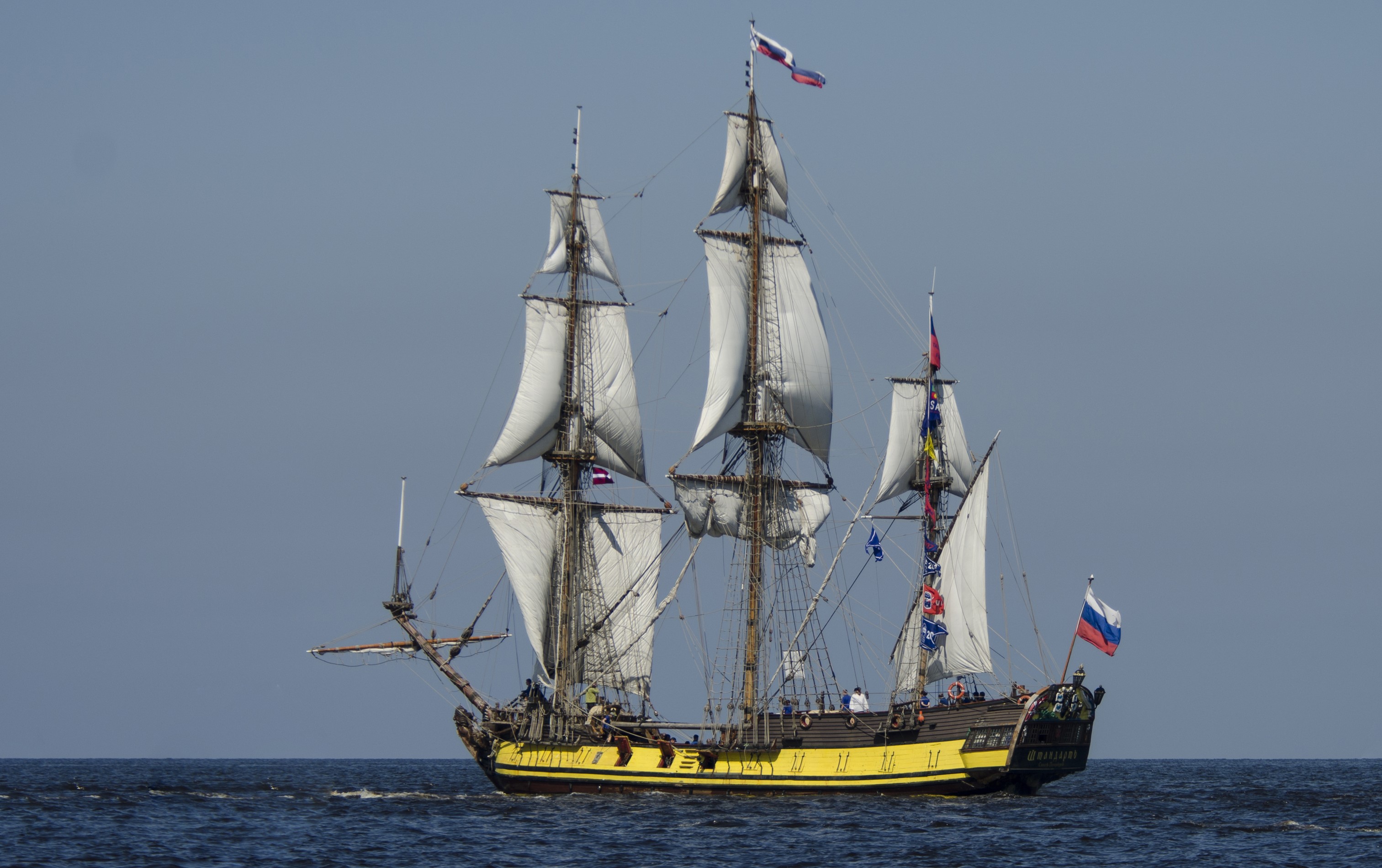 Tall ship sailing on the ocean HD Wallpaper