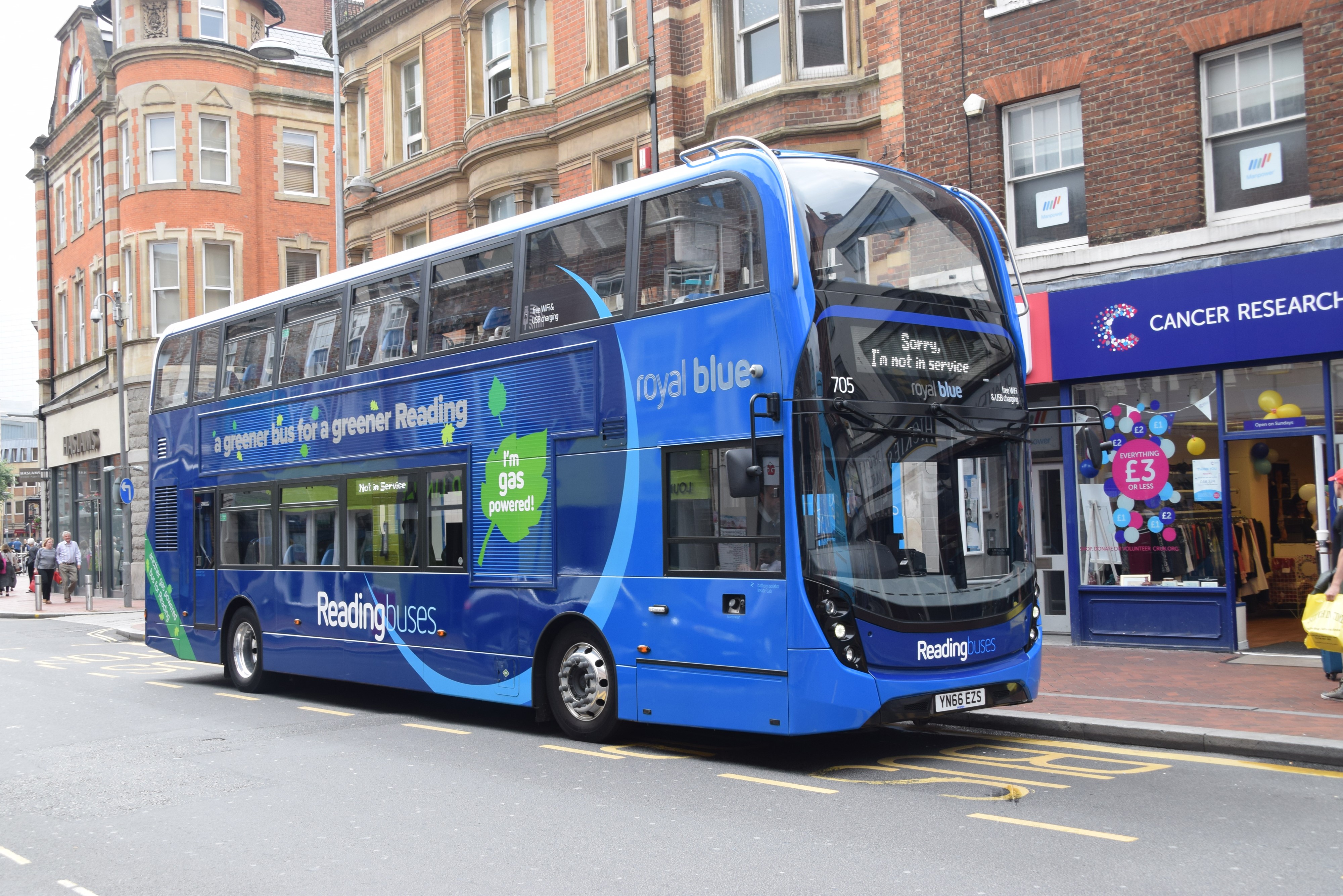 Blue Royal Blue double-decker bus in Reading HD Wallpaper