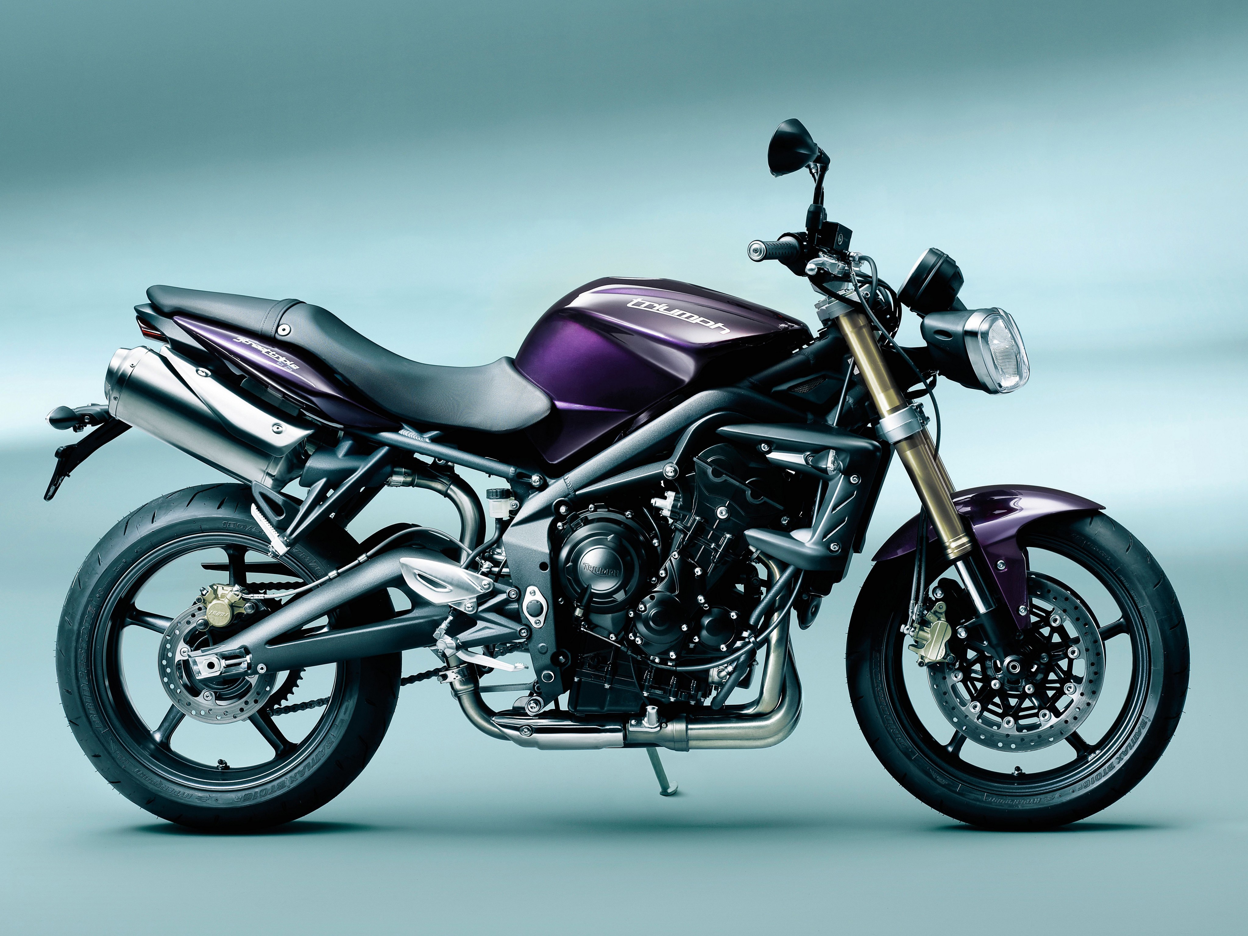 4K 2010-12 Street Triple 675 Triumph Motorcycle HD Wallpaper