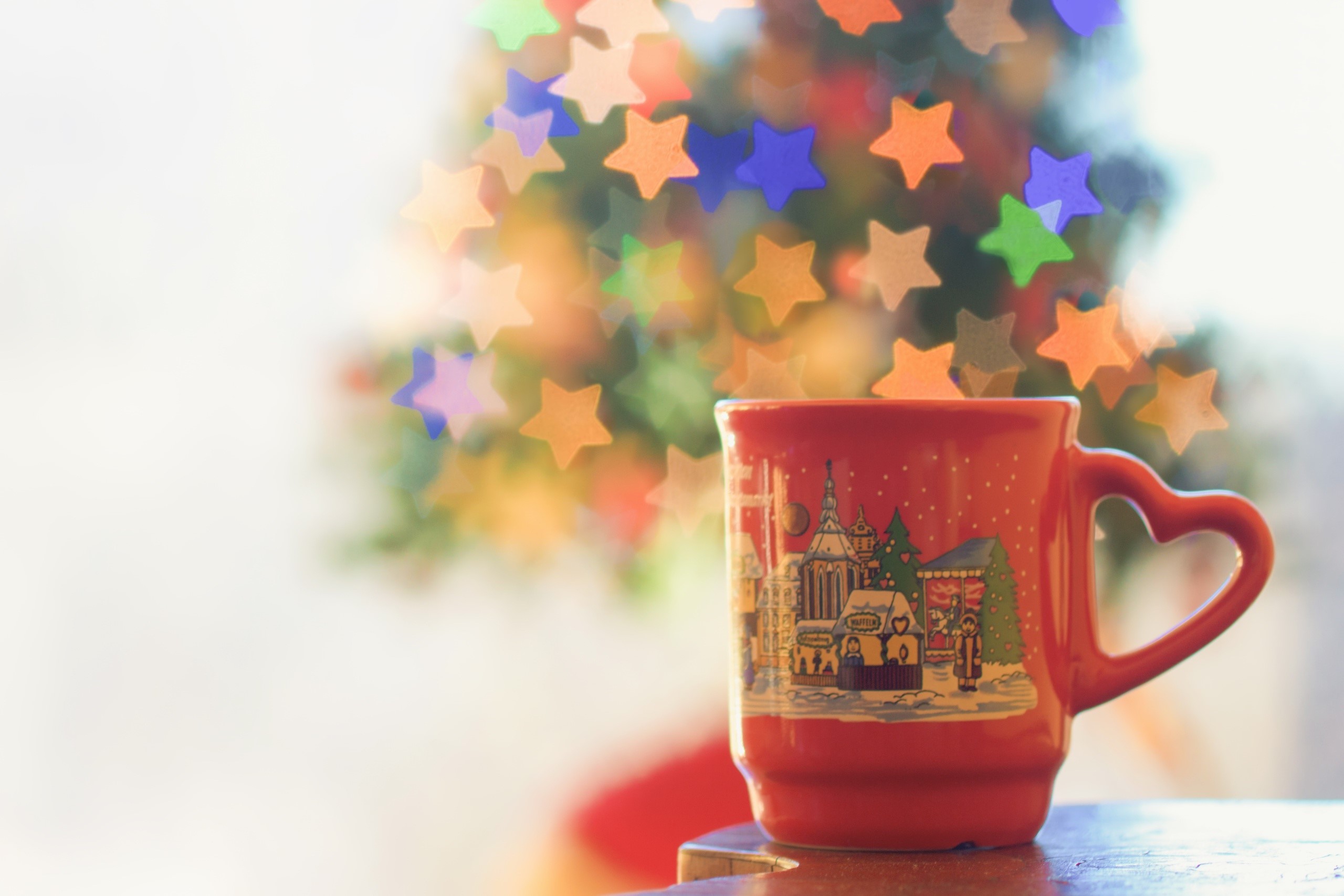 Red mug with Christmas village scene and heart handle HD Wallpaper