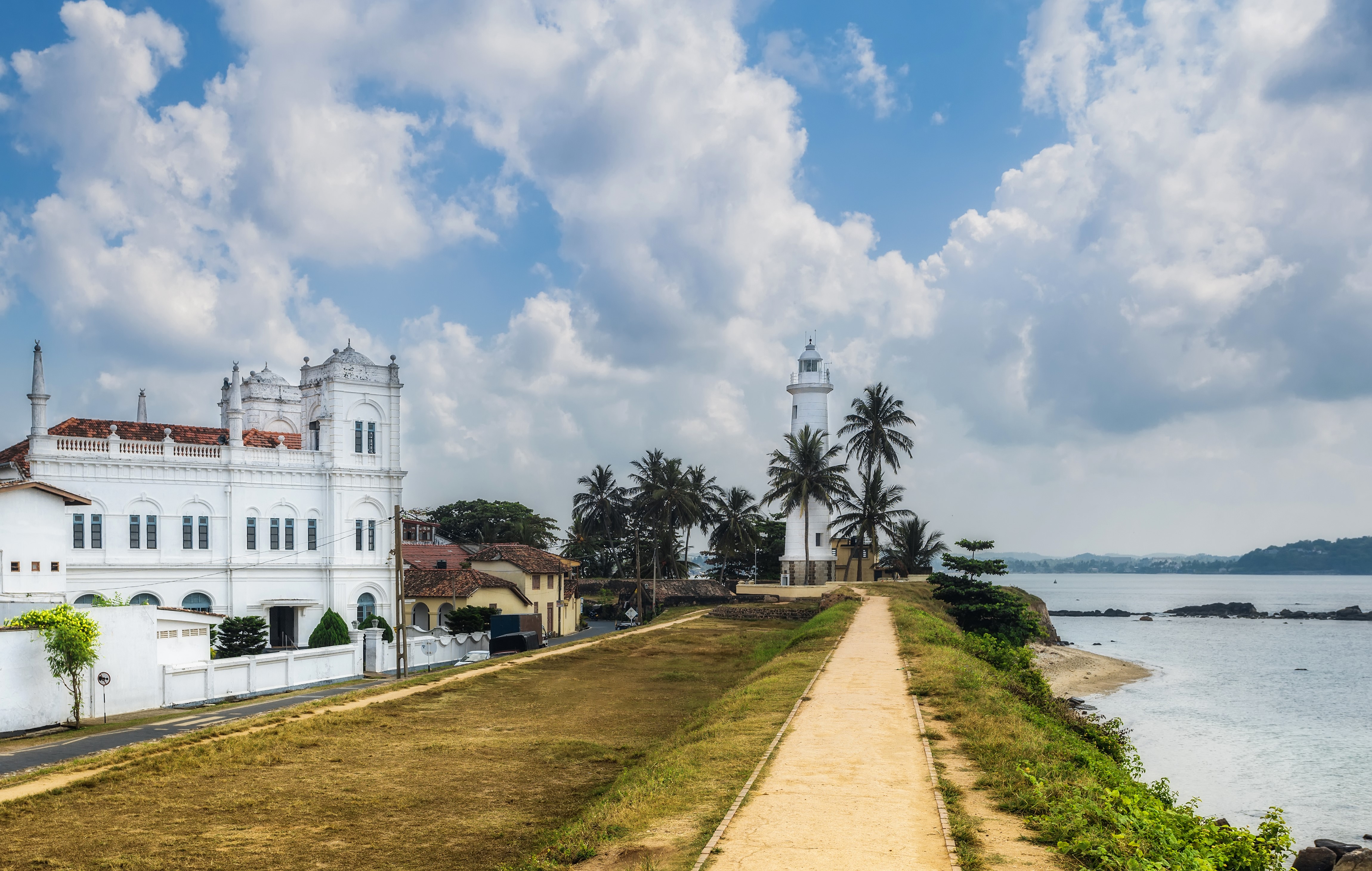 Galle Fort Lighthouse and buildings, Sri Lanka HD Wallpaper