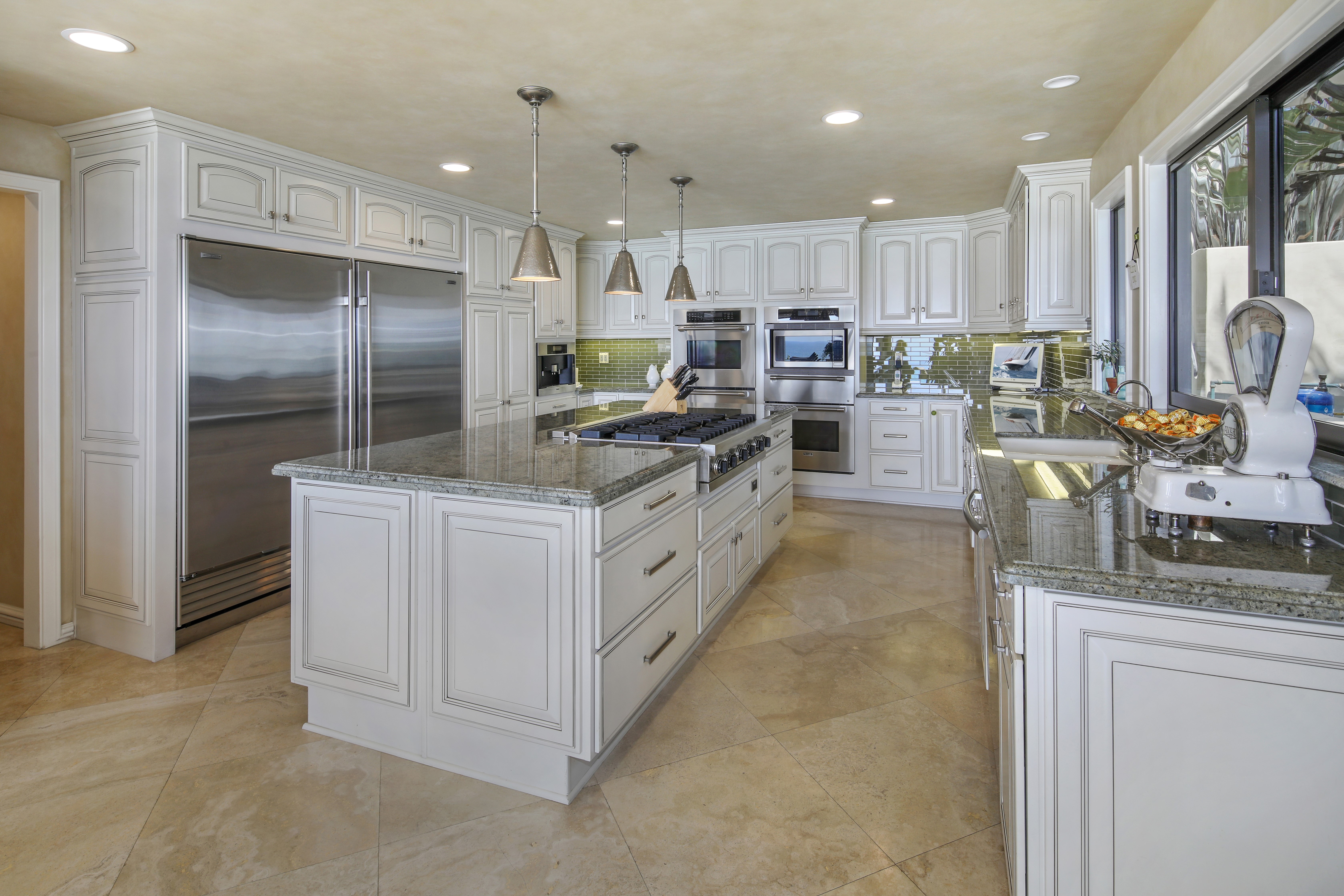 Interior Design of a Modern Kitchen HD Wallpaper