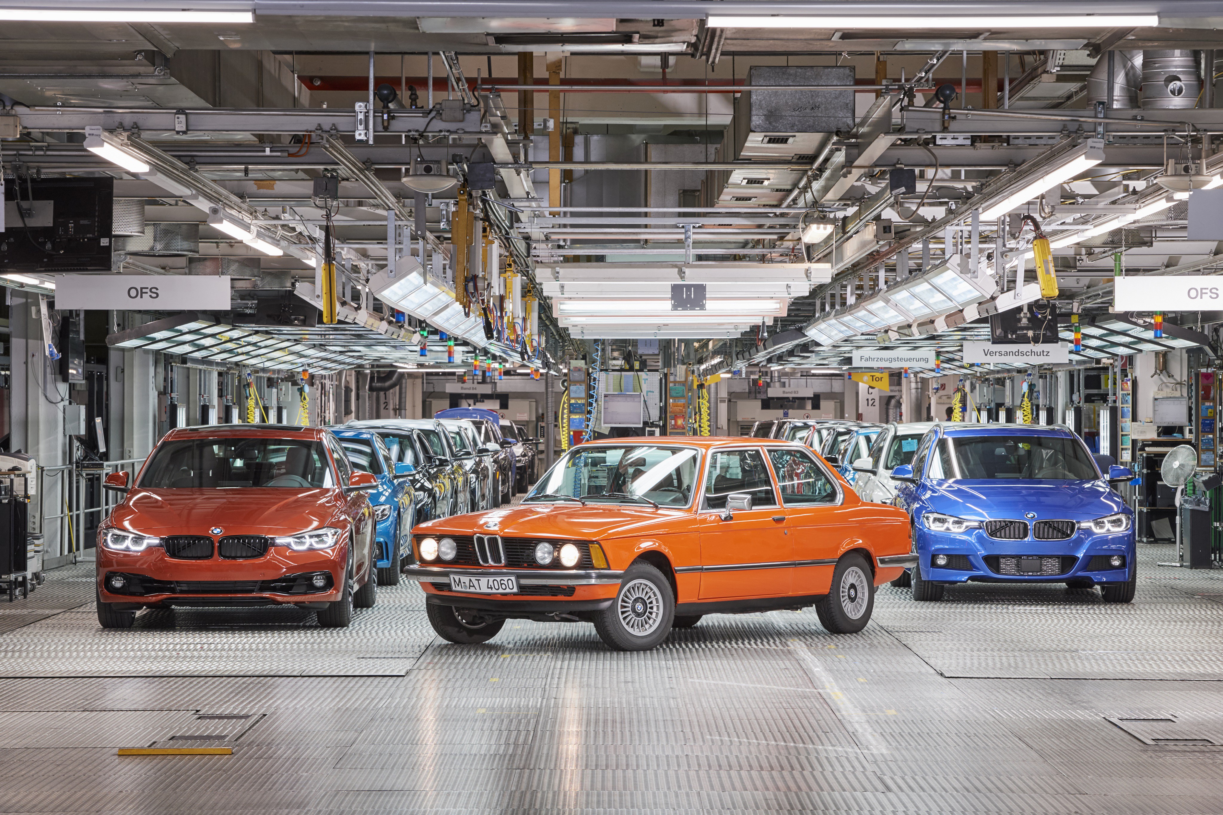 BMW 3 Series cars on a factory assembly line HD Wallpaper