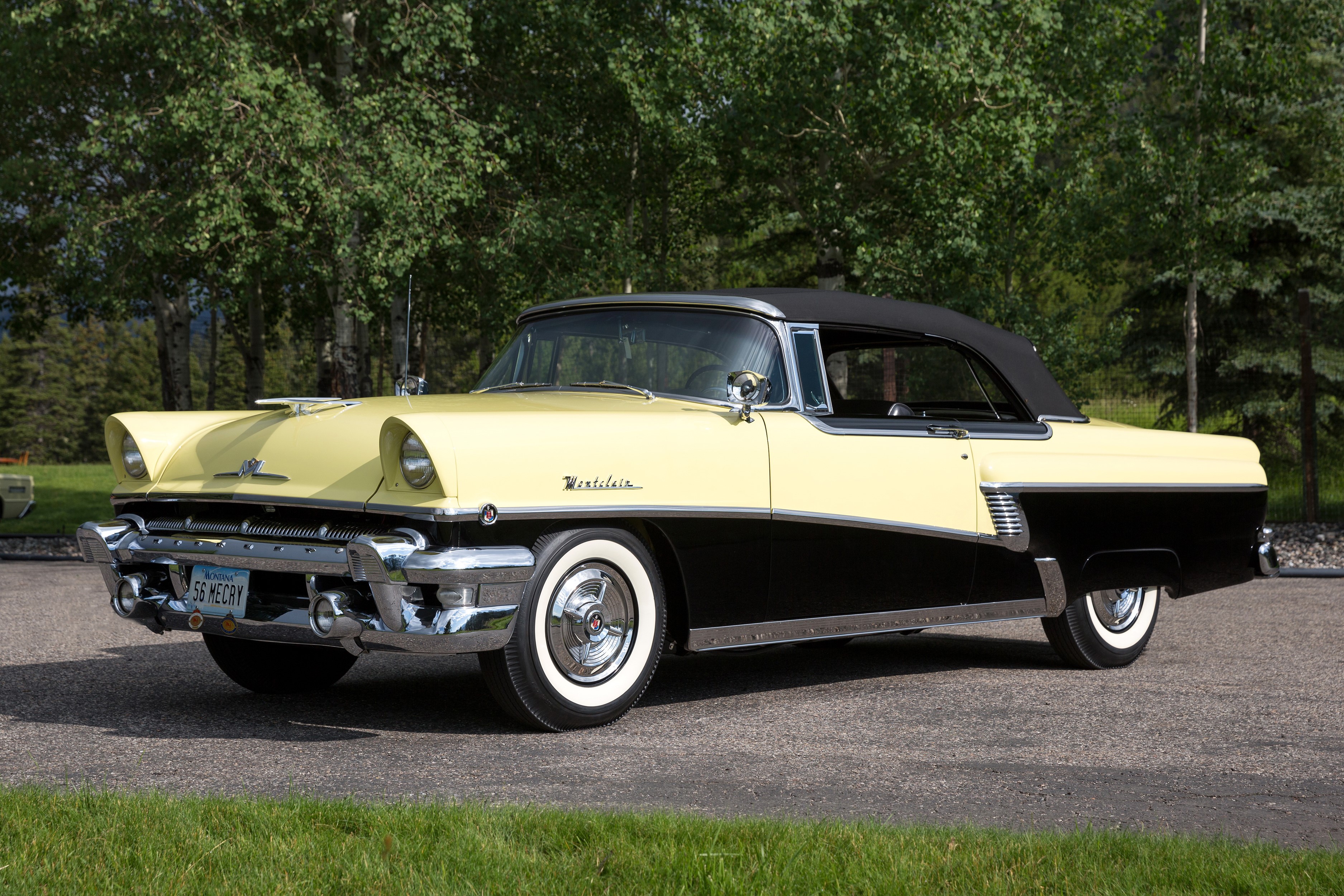 1956 Mercury Montclair Convertible parked outdoors HD Wallpaper