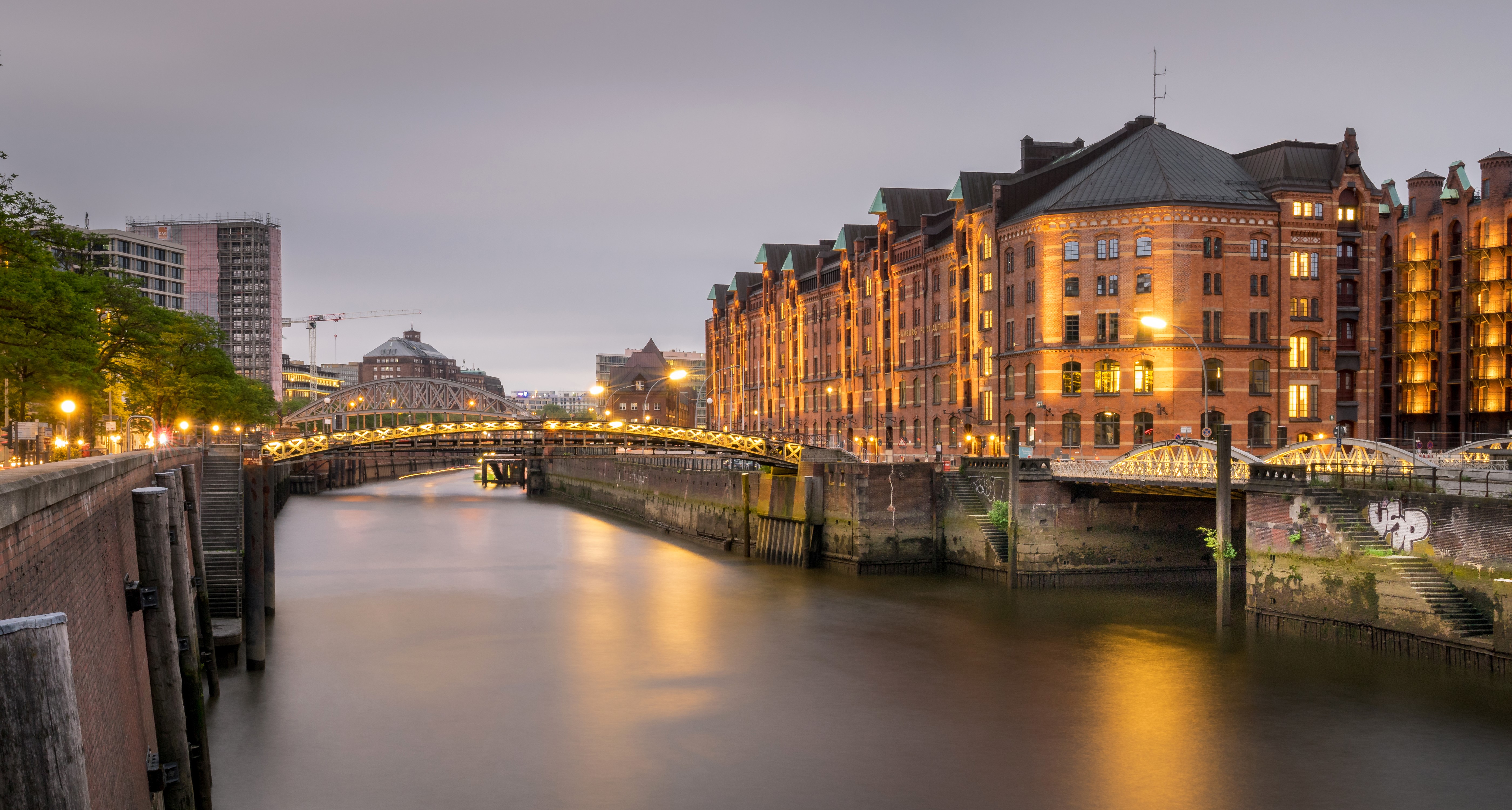 Hamburg Speicherstadt warehouses and bridges at dusk HD Wallpaper