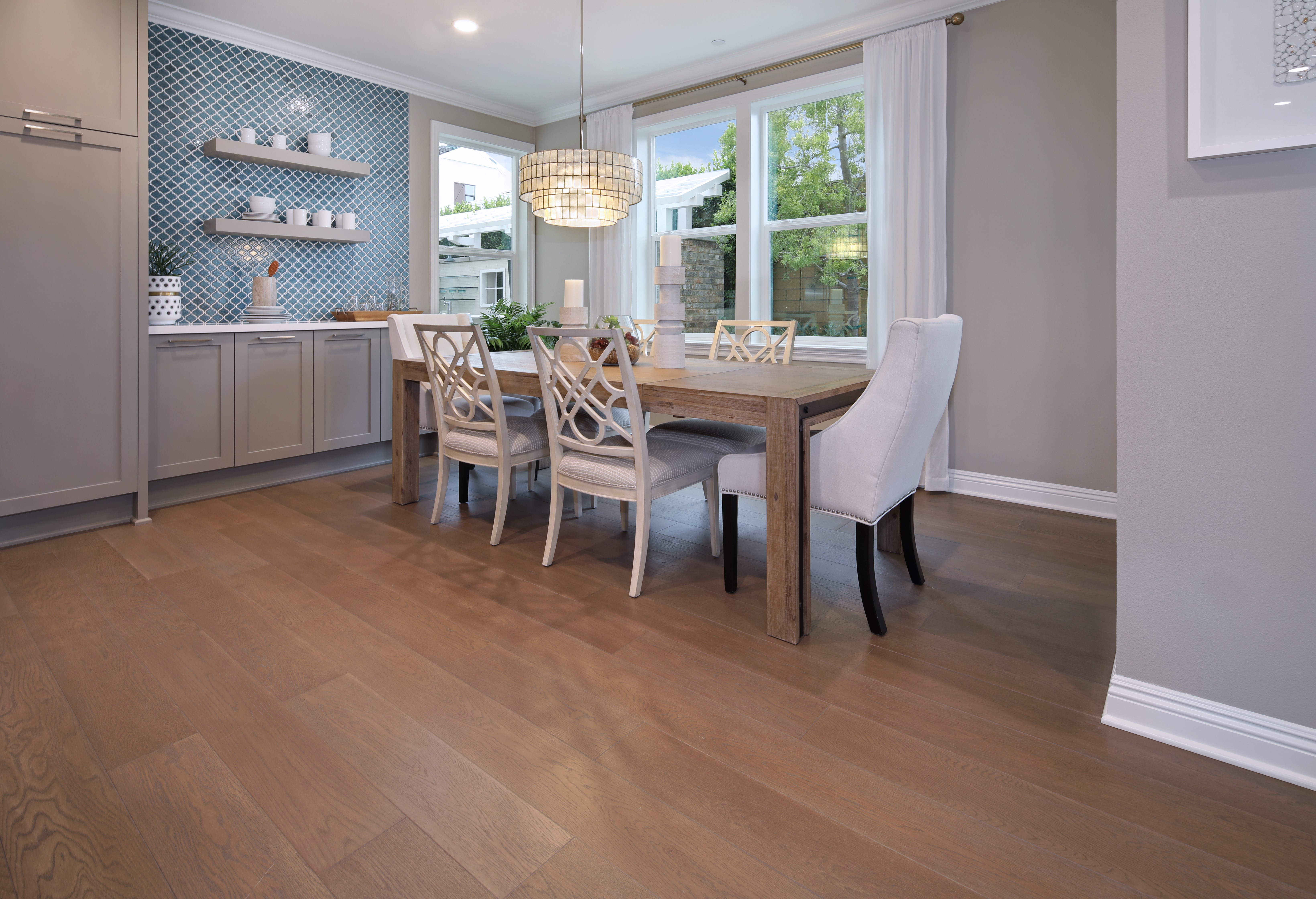 Dining Room with Table, Chairs, and Chandelier HD Wallpaper