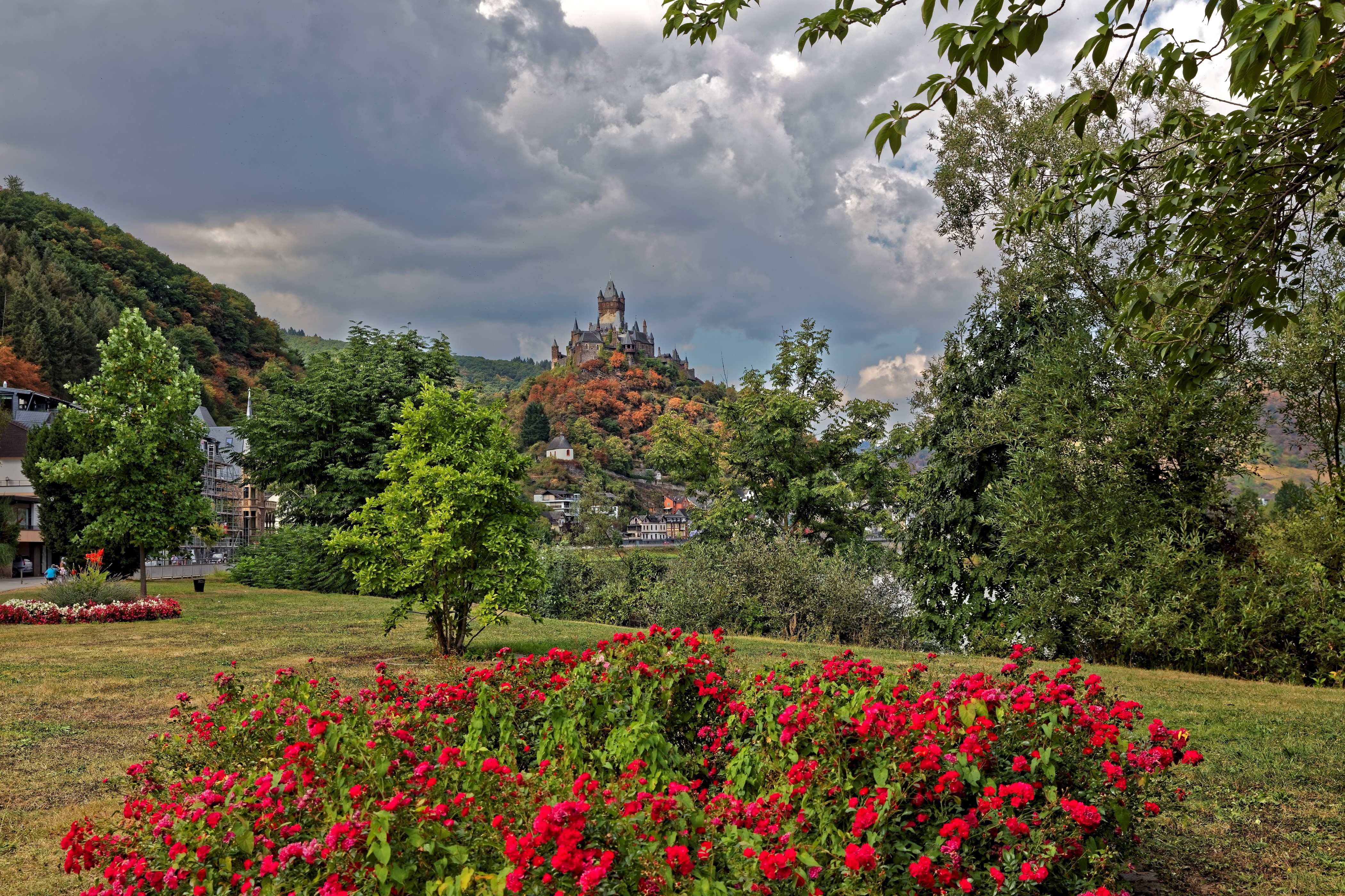 4K Germany Cochem Castle and Houses HD Wallpaper