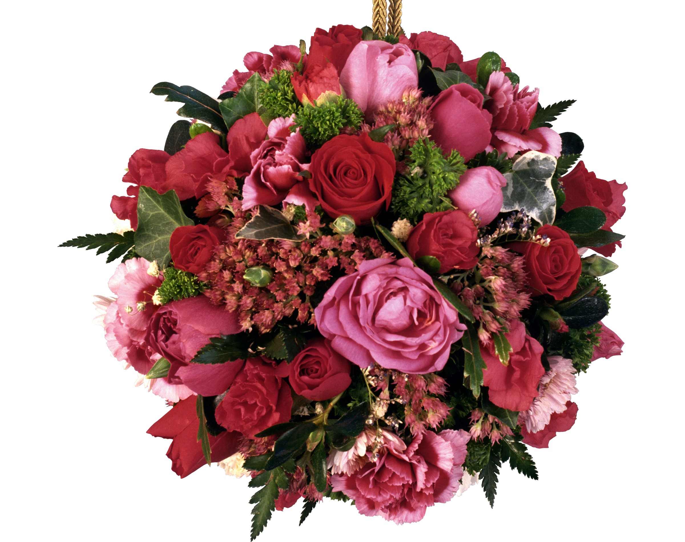 Round bouquet of red and pink roses HD Wallpaper