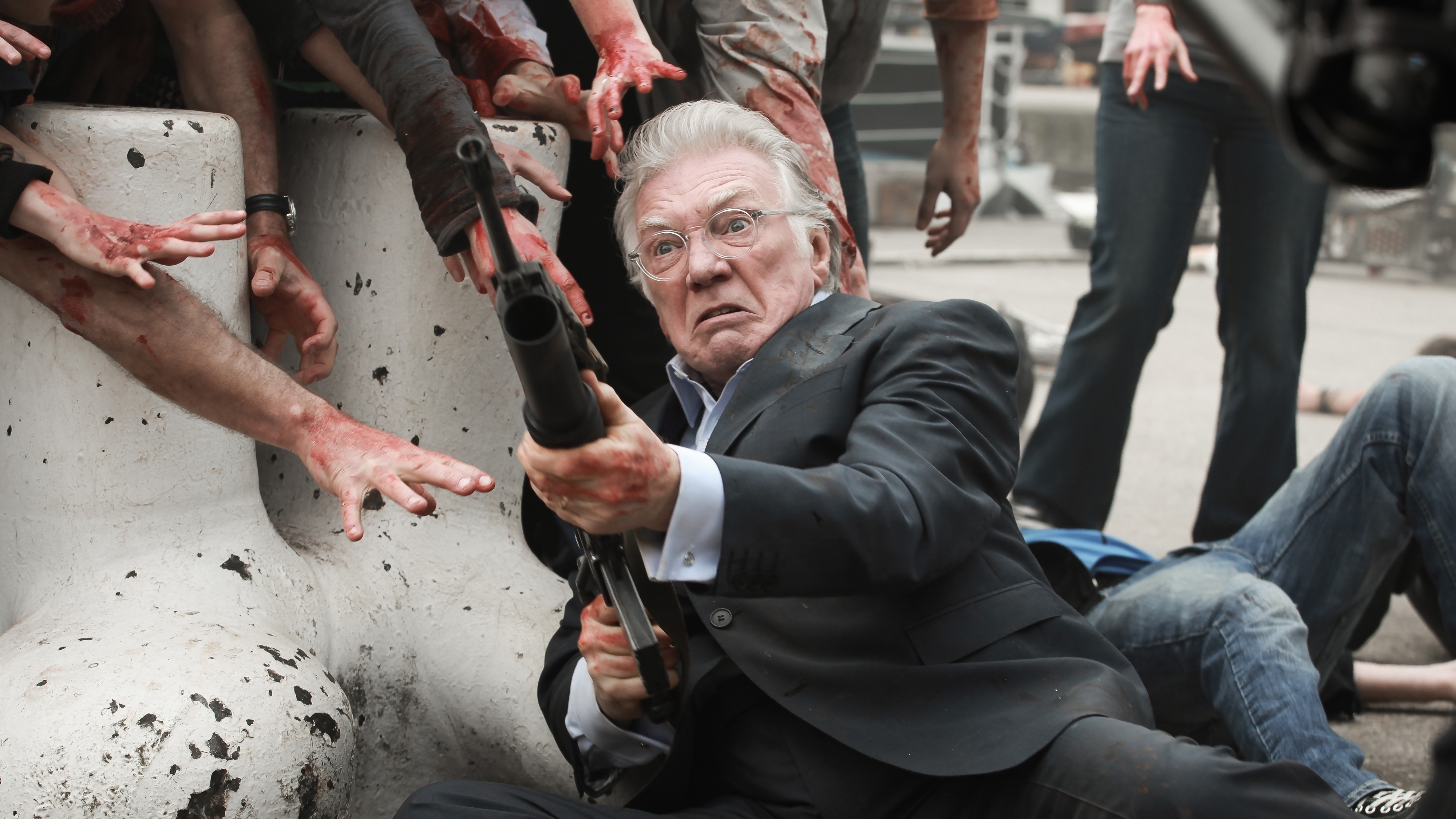 Alan Ford in Cockneys vs Zombies HD Wallpaper