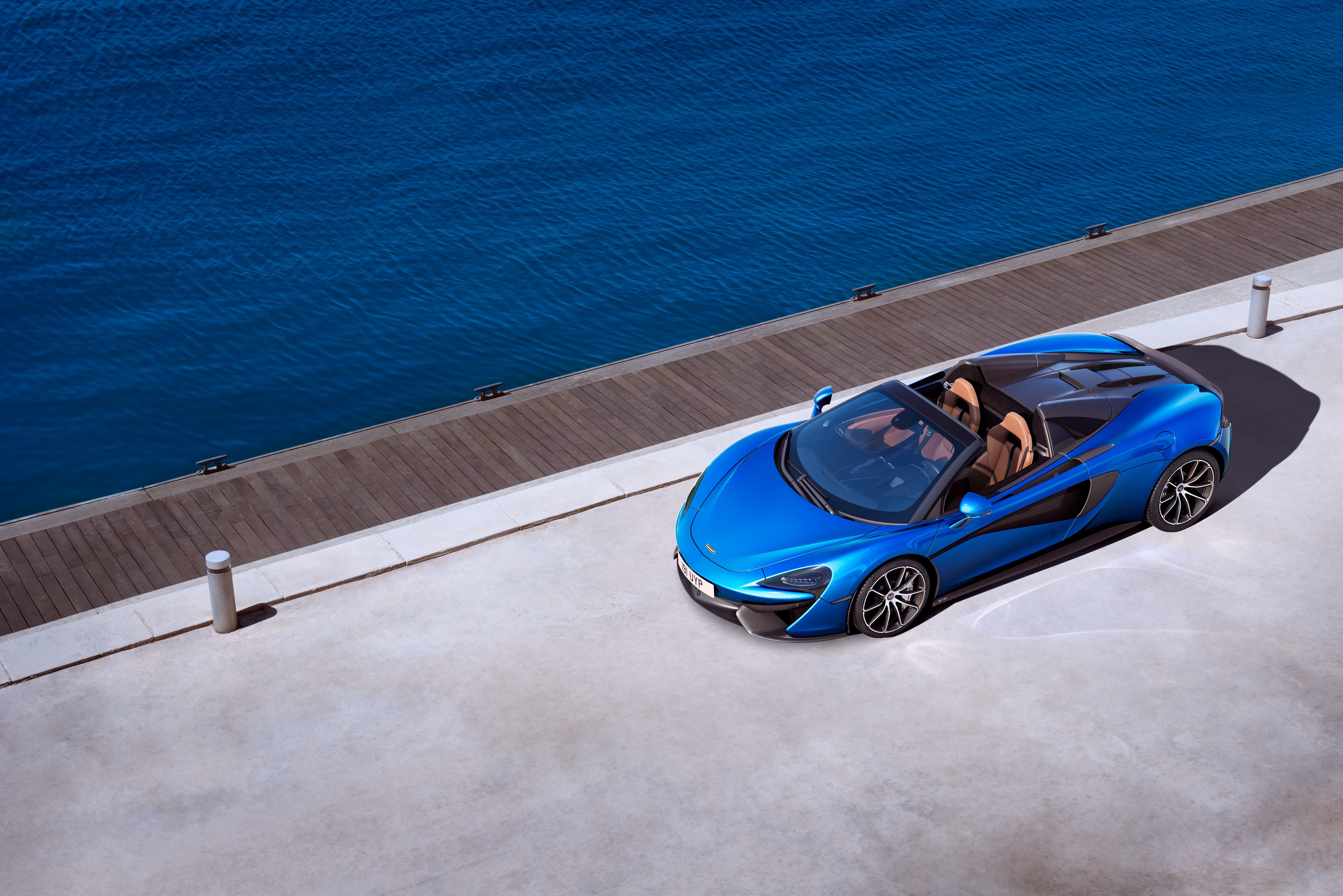 Blue McLaren 570S Spider Cabriolet HD Wallpaper