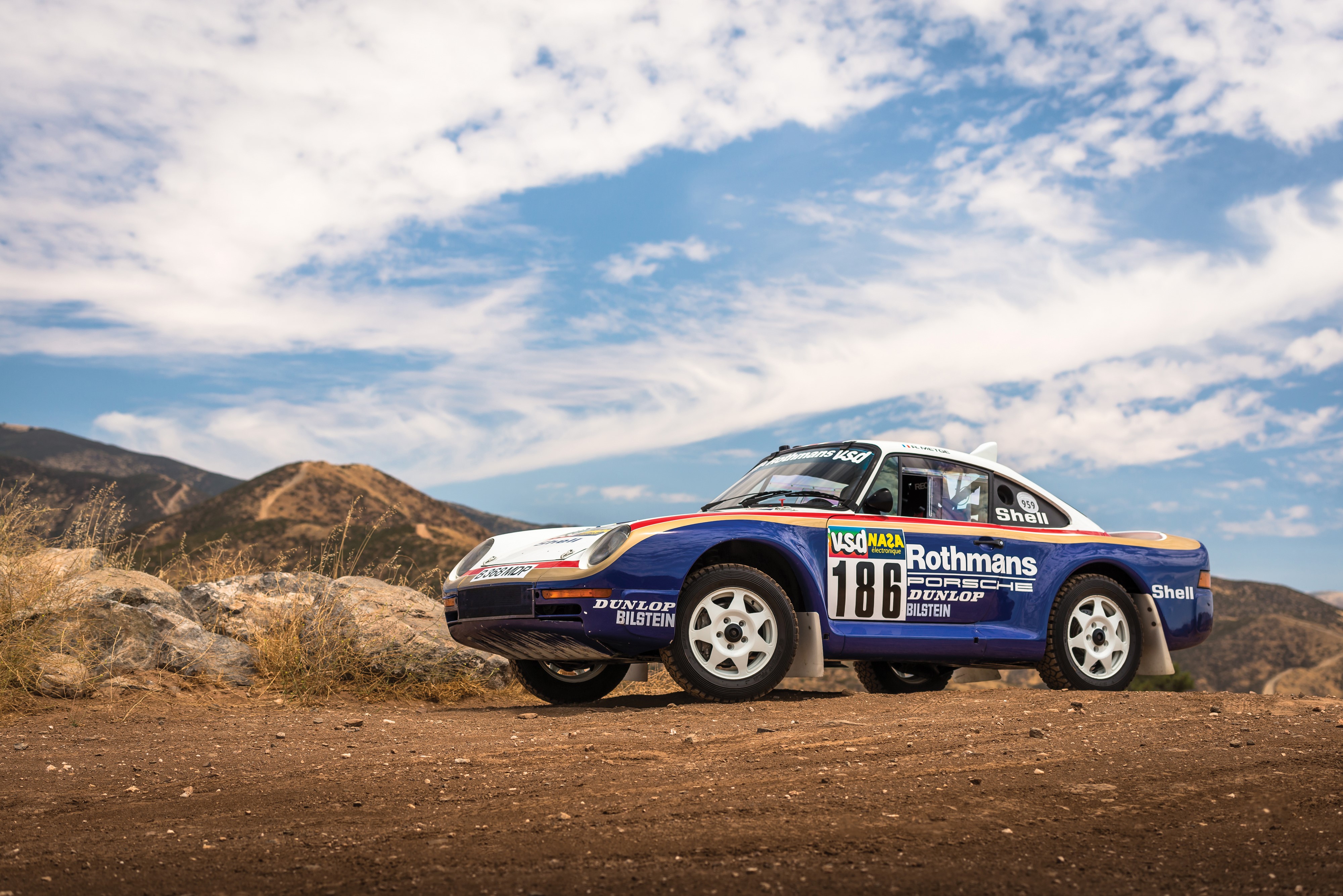 1985 Porsche 959 Paris-Dakar Rally Car HD Wallpaper
