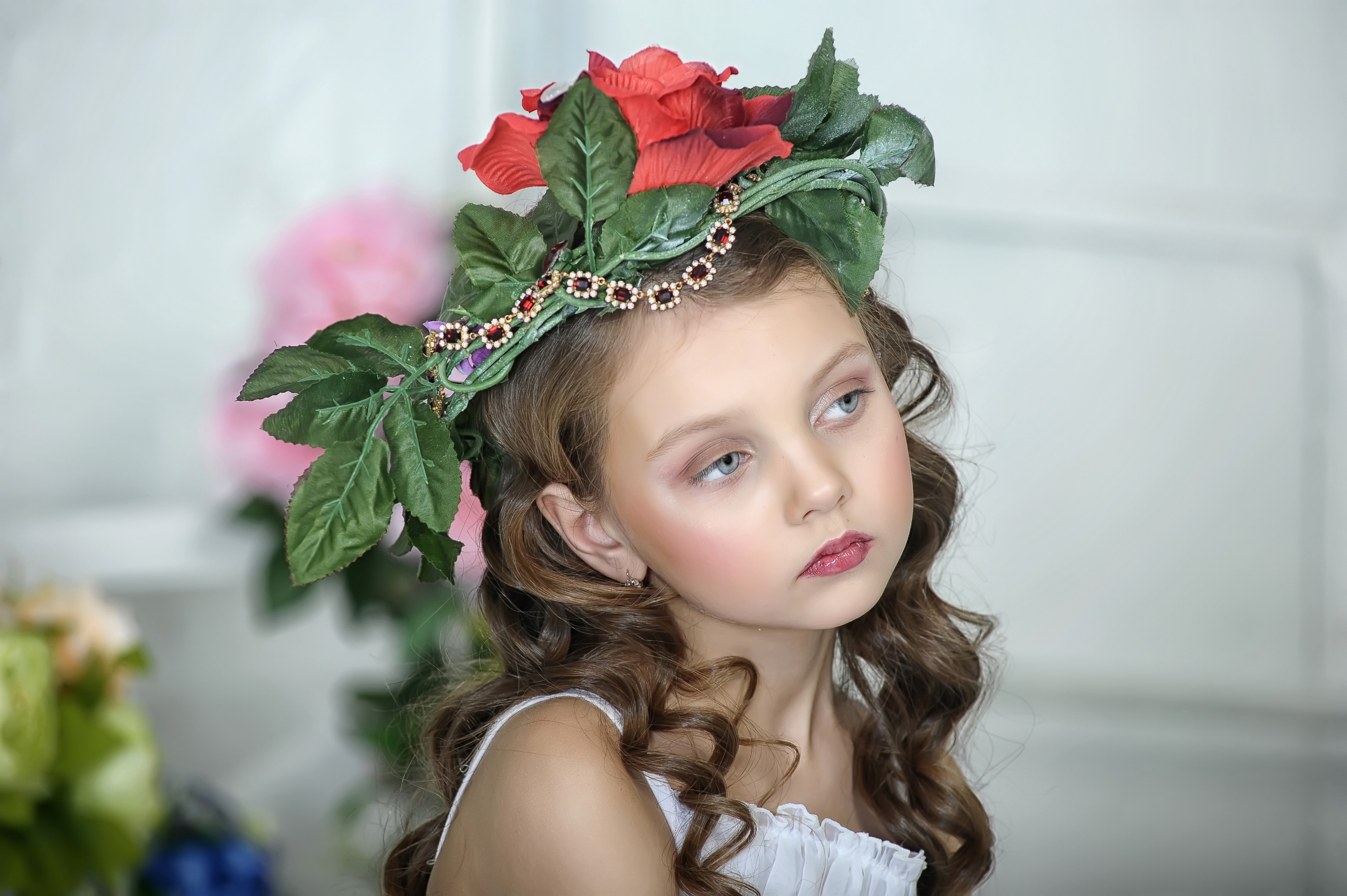 Beautiful Little Girl with Flower Crown HD Wallpaper