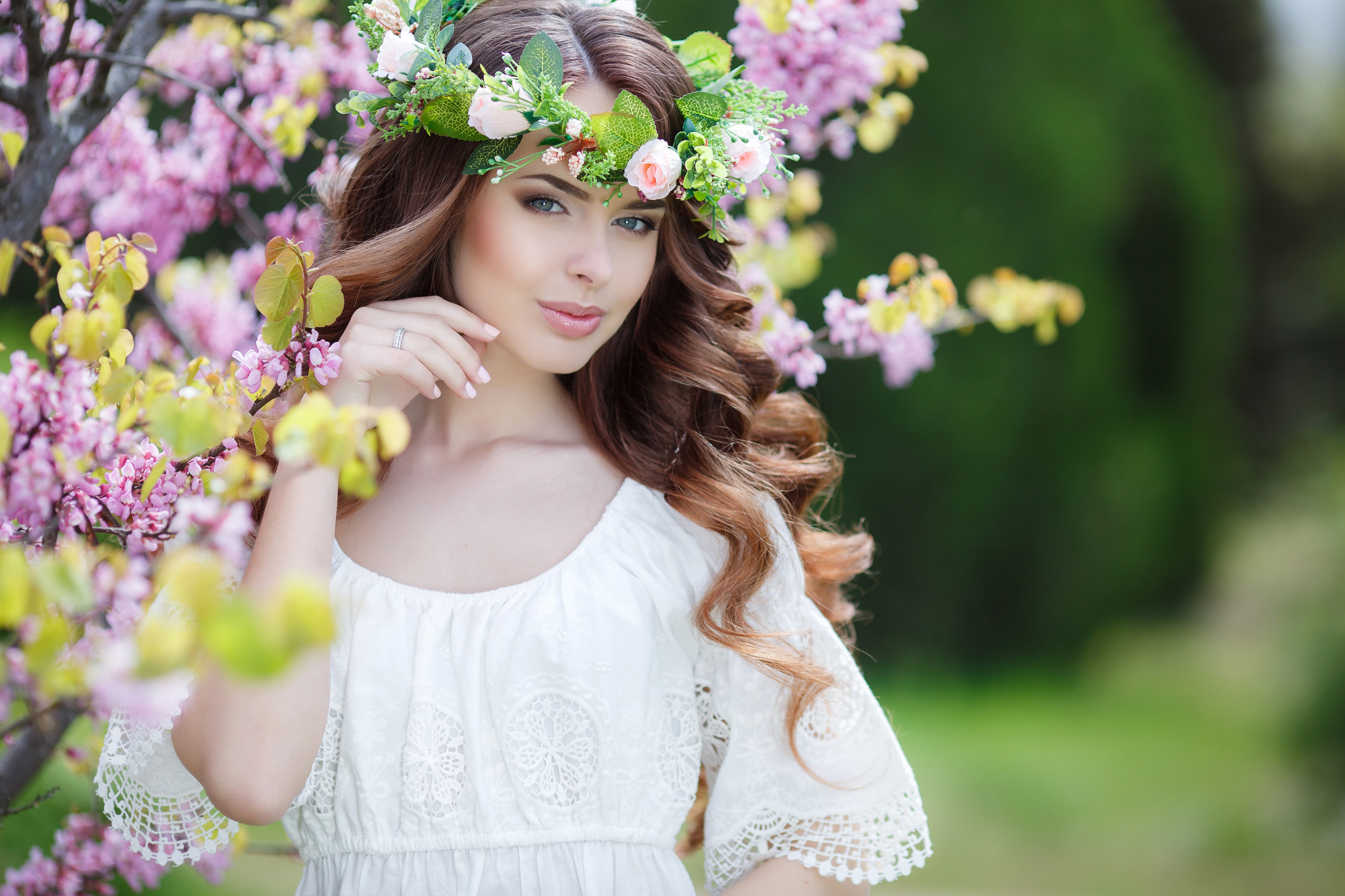 Beautiful Woman with Flower Wreath HD Wallpaper