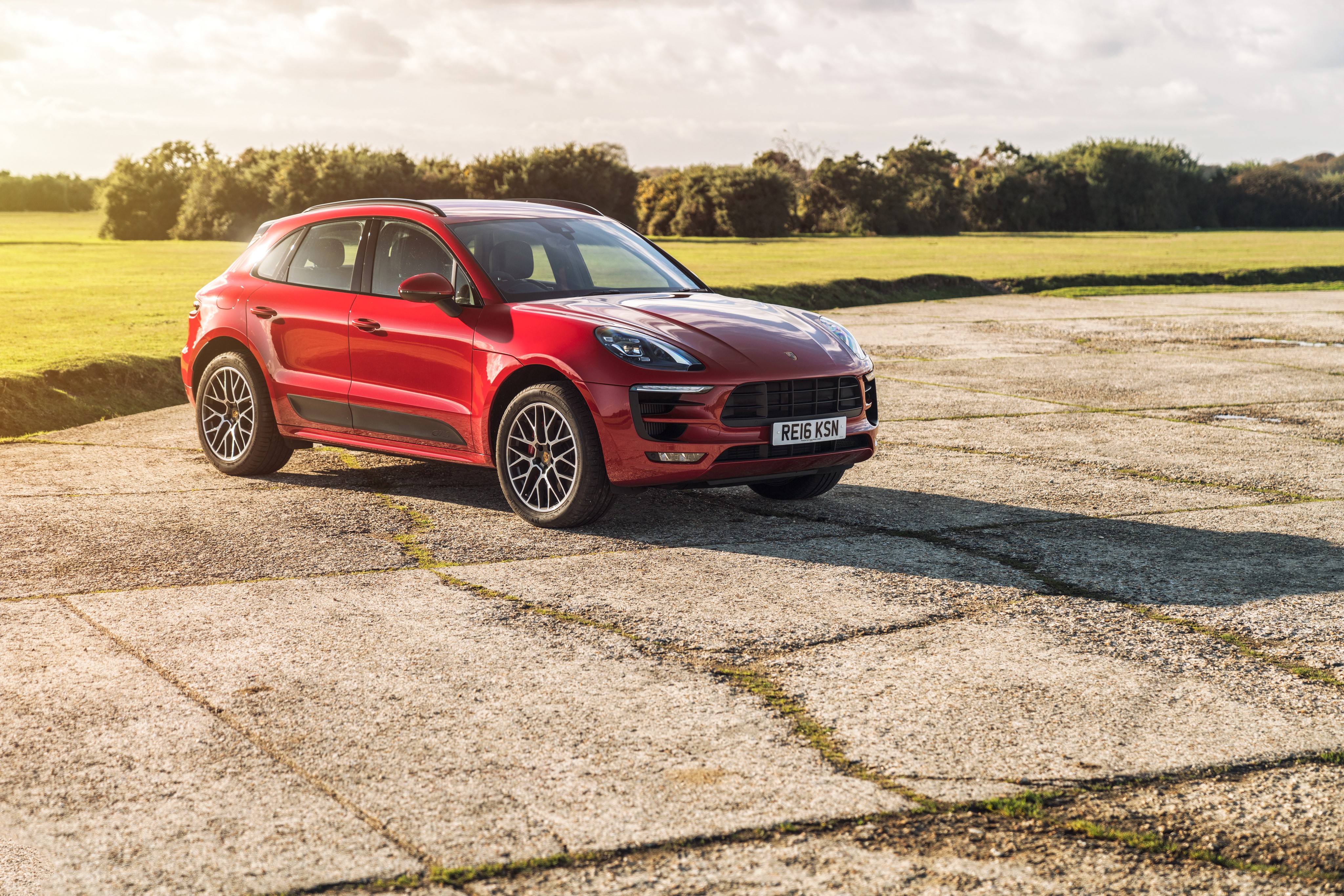 Red 2016 Porsche Macan GTS HD Wallpaper