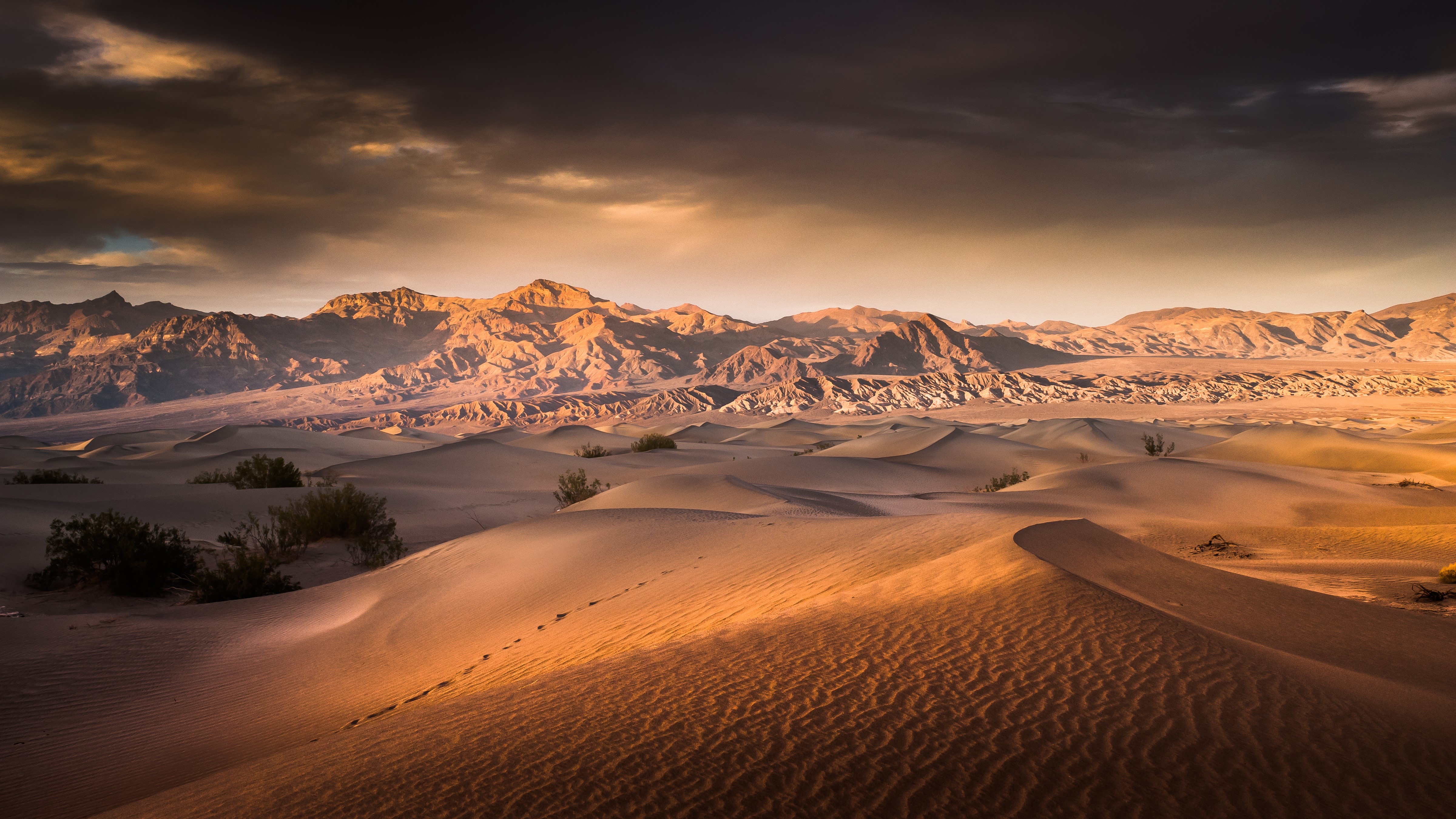 Death Valley Desert Landscape in California HD Wallpaper