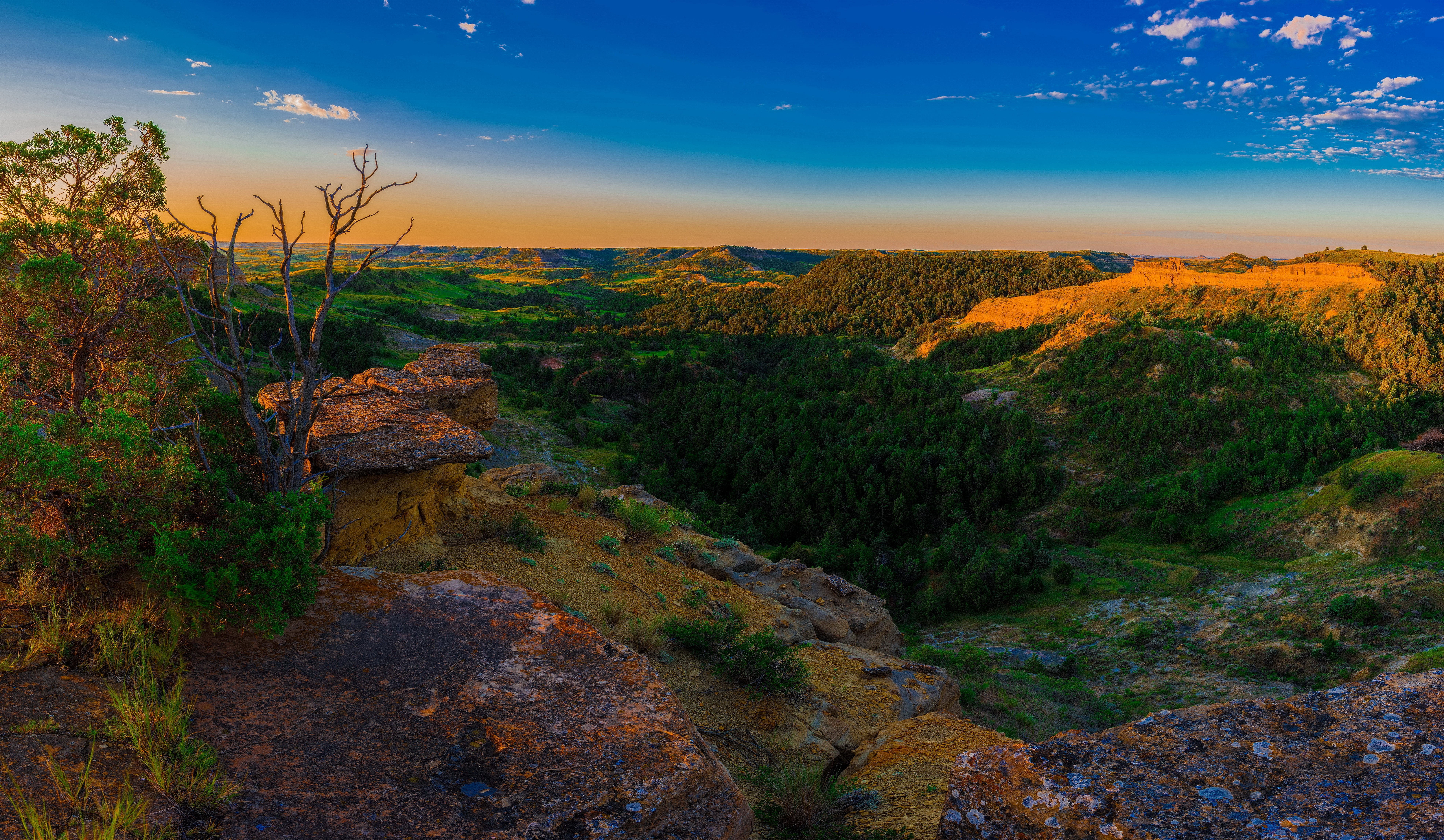 Little Missouri National Grasslands Scenery at Sunrise HD Wallpaper