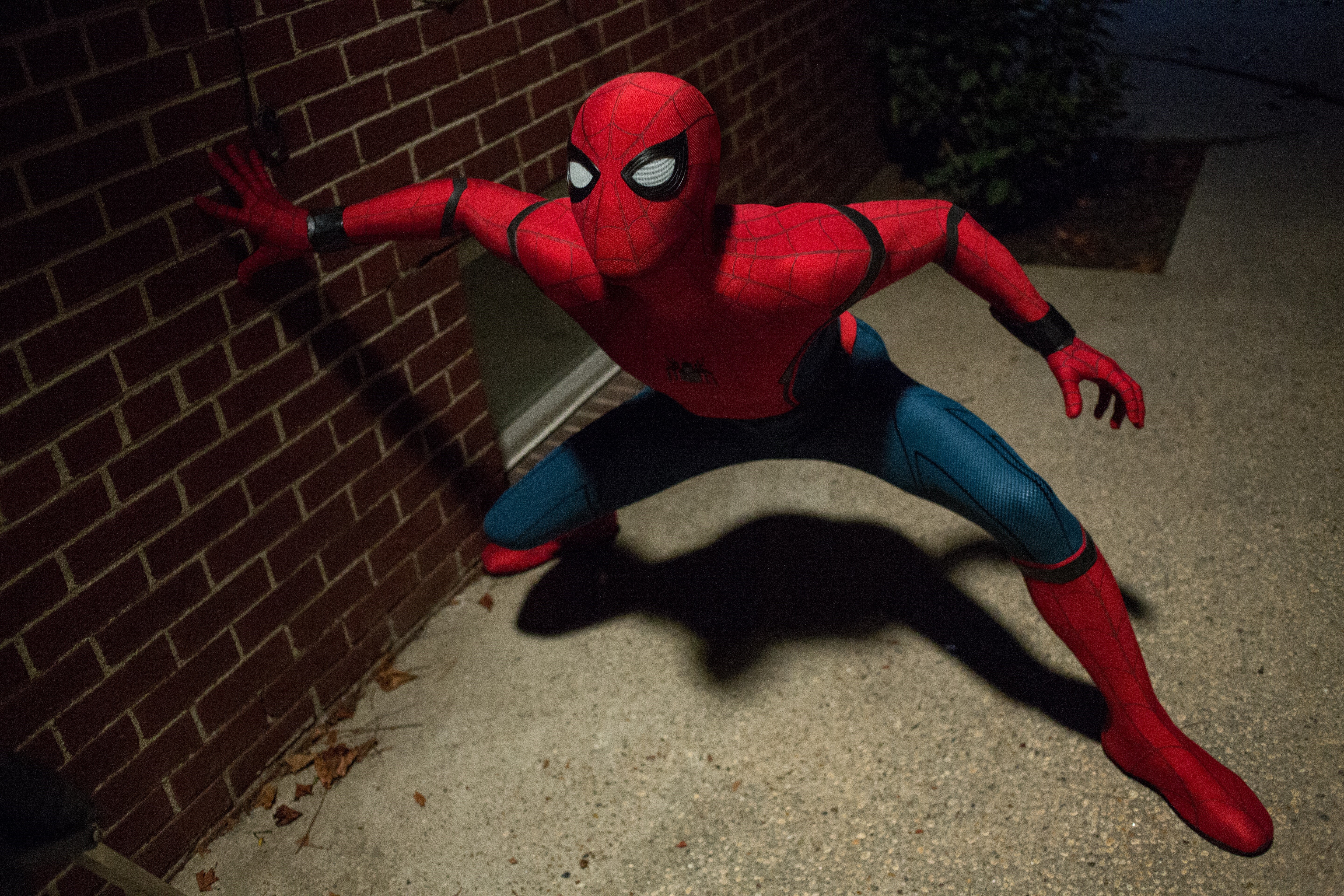 Spider-Man from Spider-Man: Homecoming HD Wallpaper