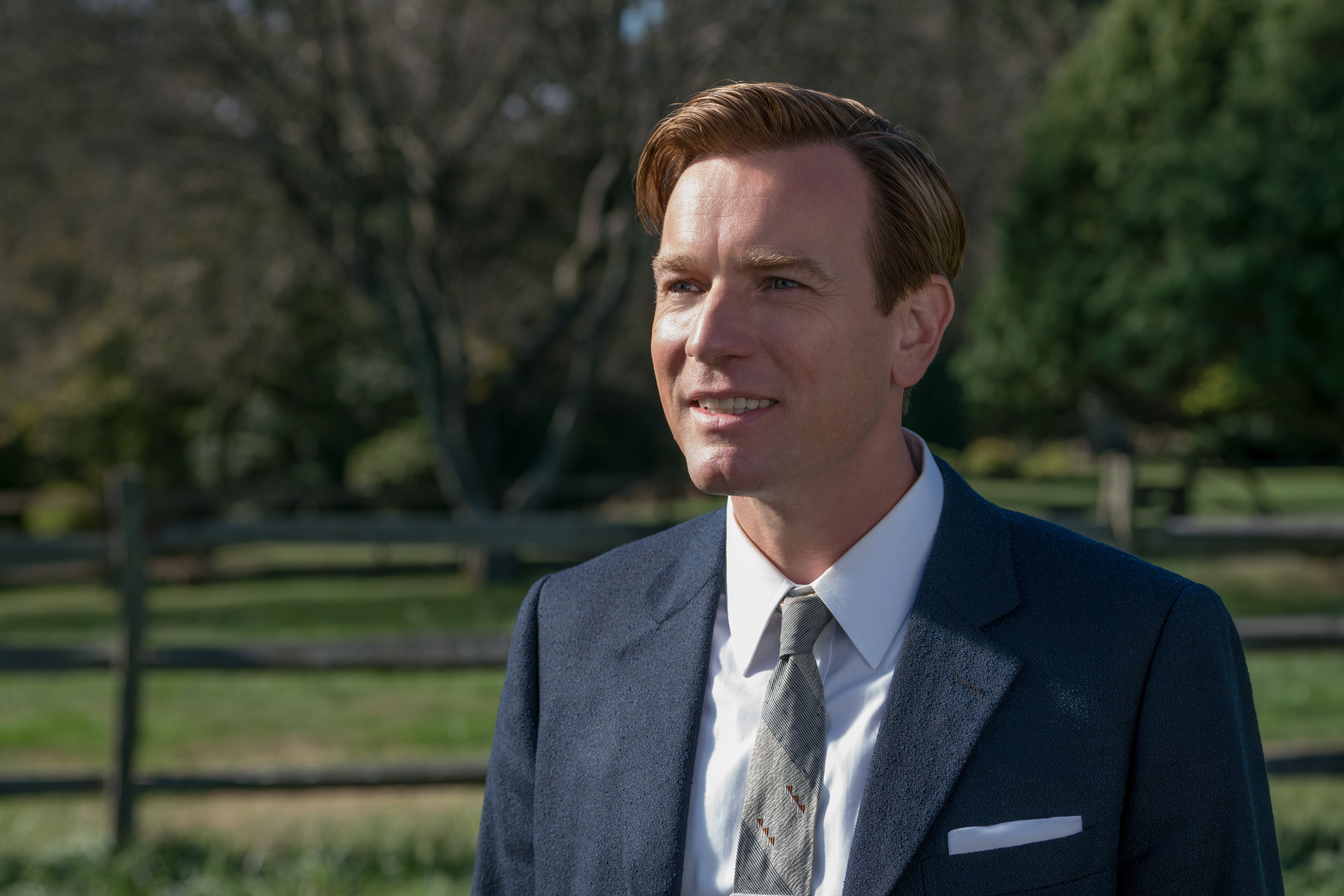 Ewan McGregor in American Pastoral HD Wallpaper