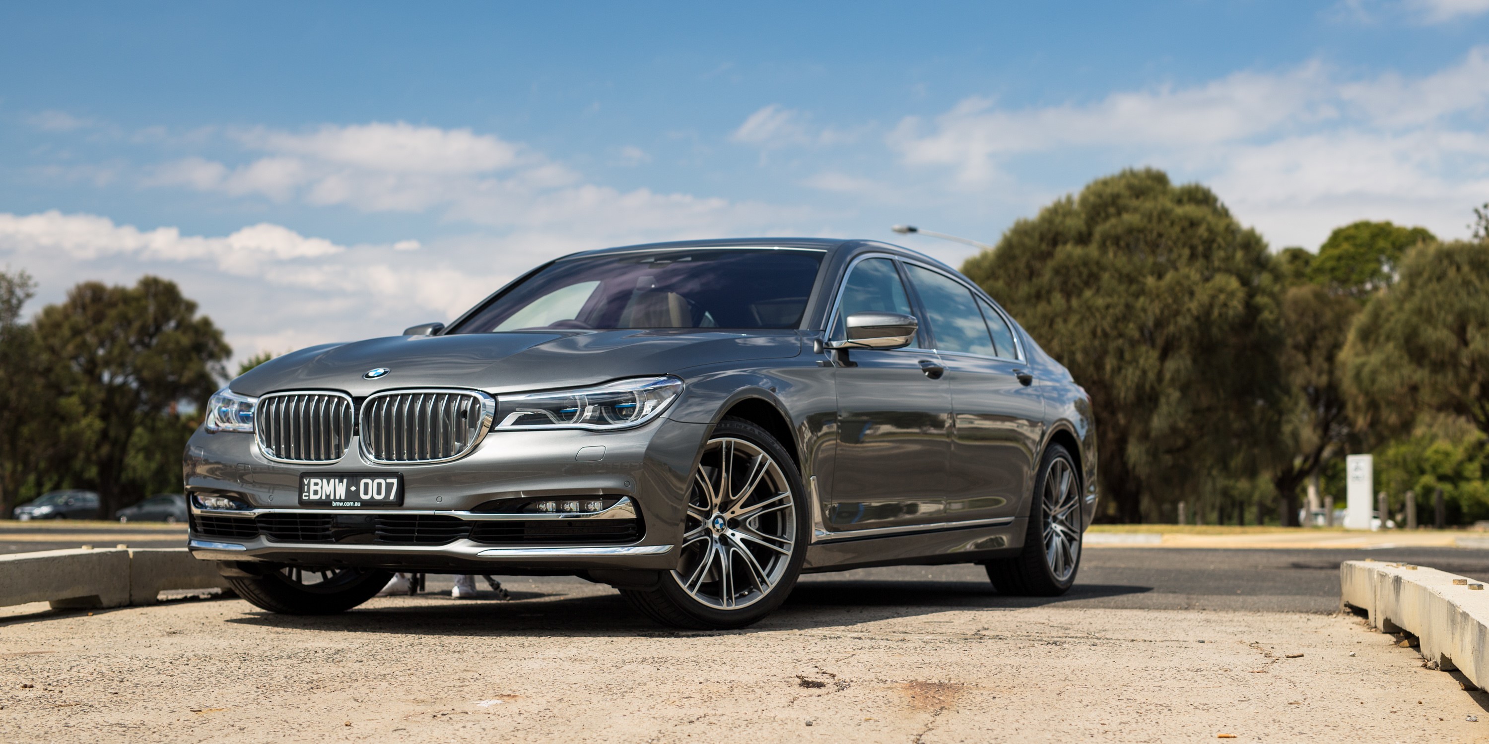 BMW 7-Series G12 Sedan HD Wallpaper