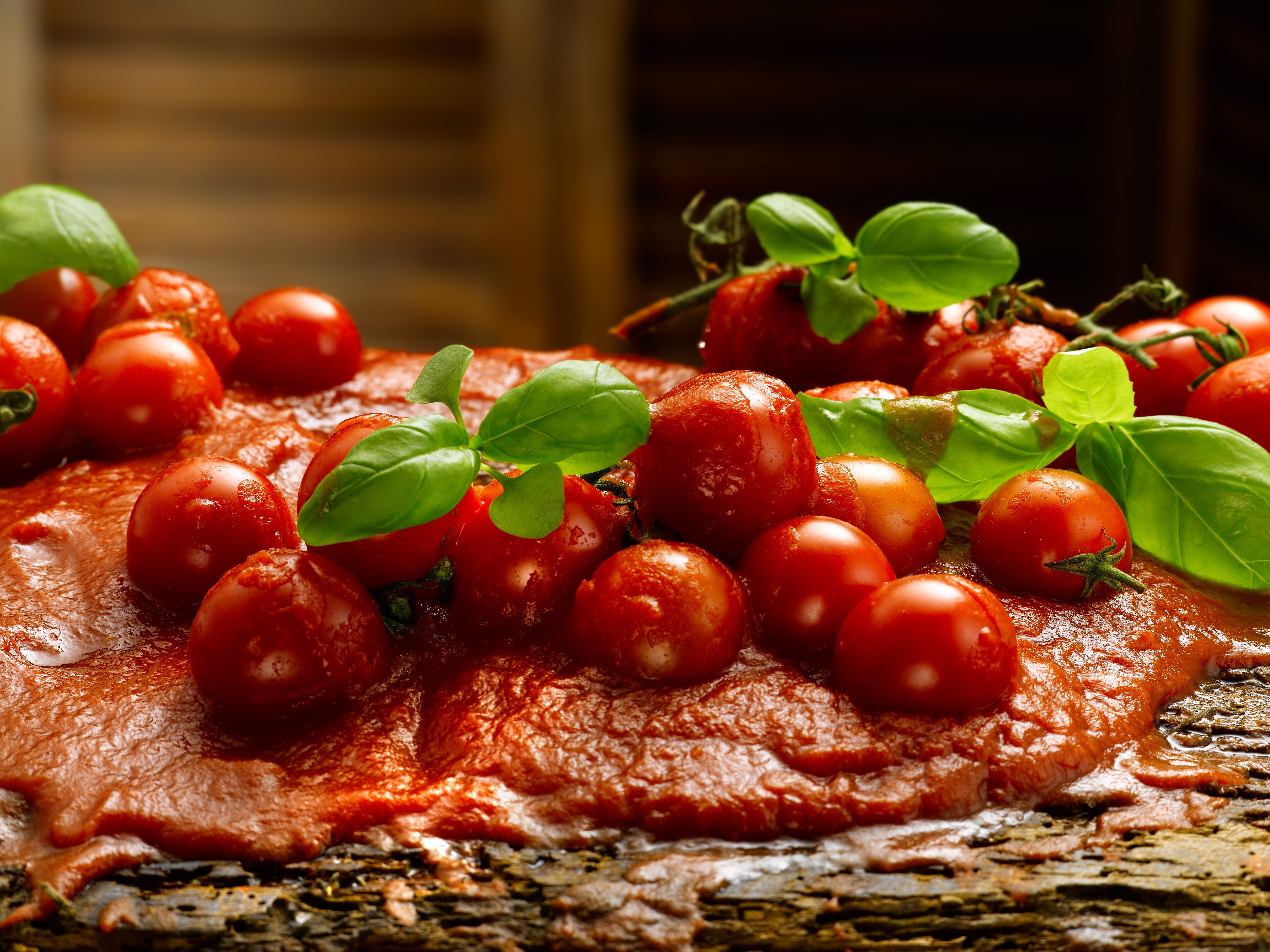 Tomatoes with Ketchup and Basil HD Wallpaper