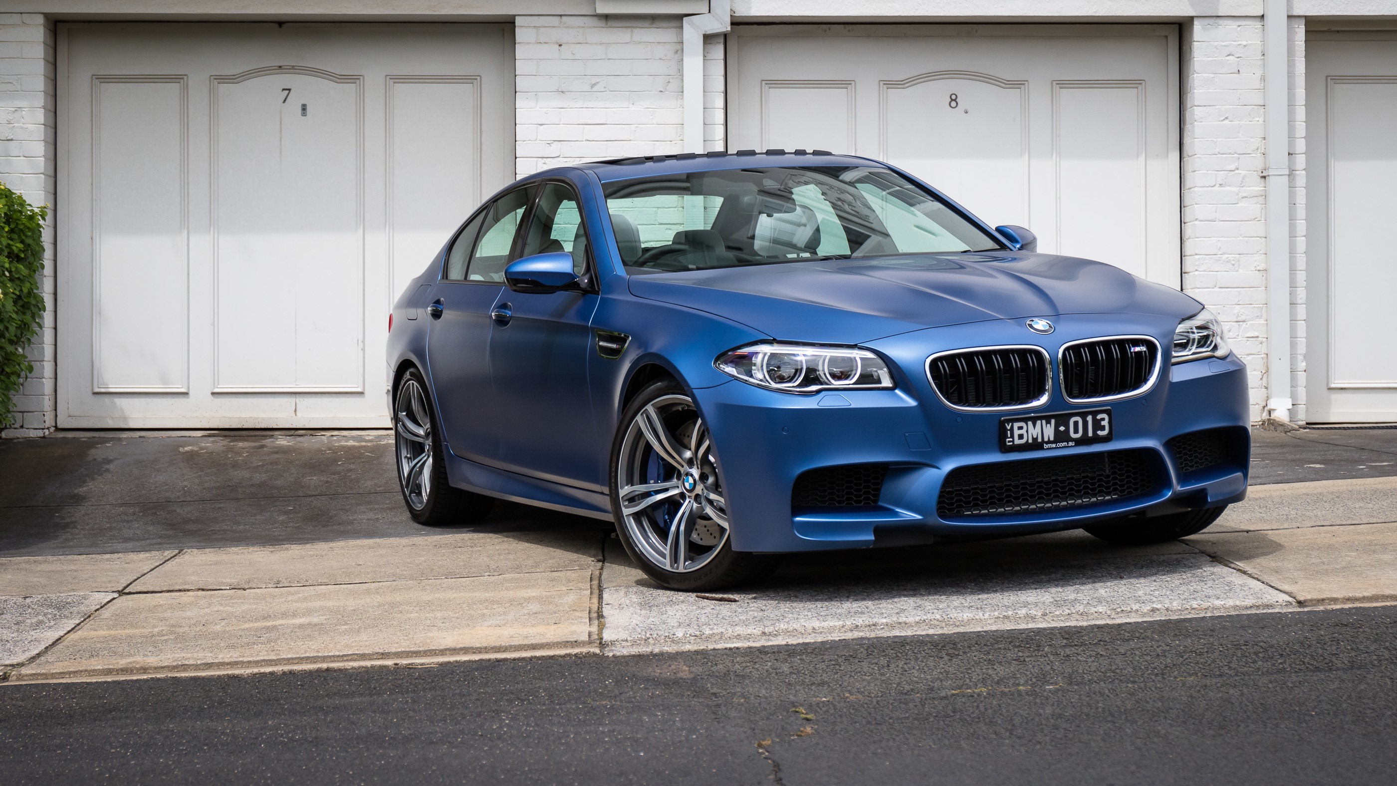 Blue BMW M5 F10 Sedan HD Wallpaper