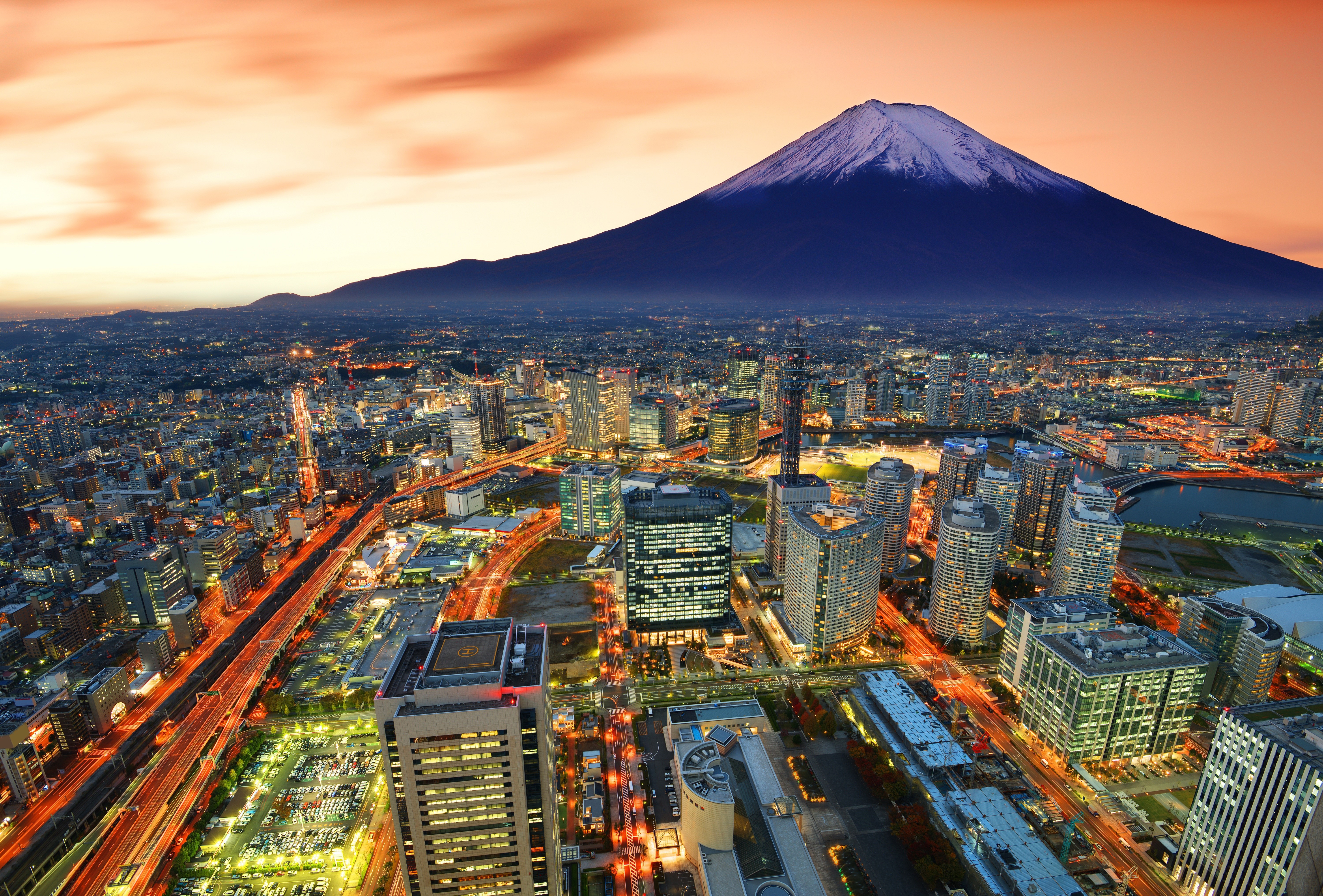 Mount Fuji over Yokohama cityscape at dusk HD Wallpaper