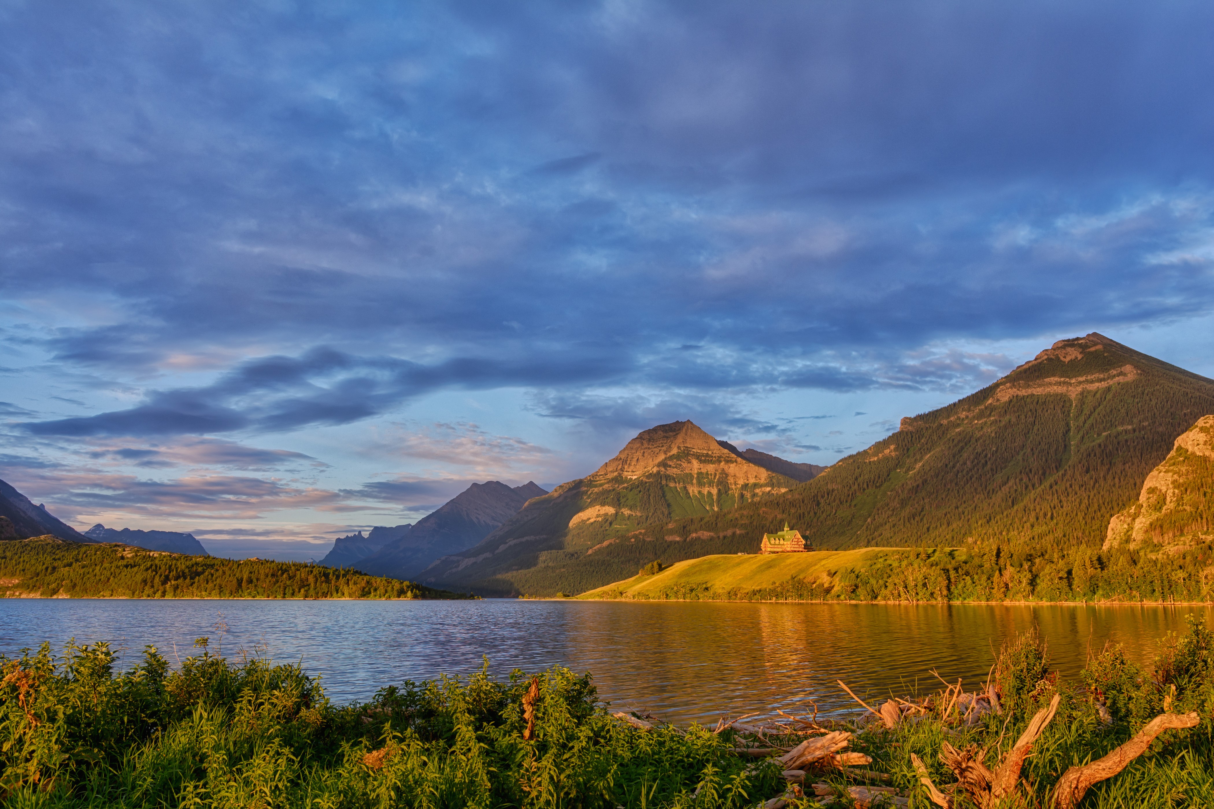 Waterton Park Canada Lake Mountains Autumn HD Wallpaper