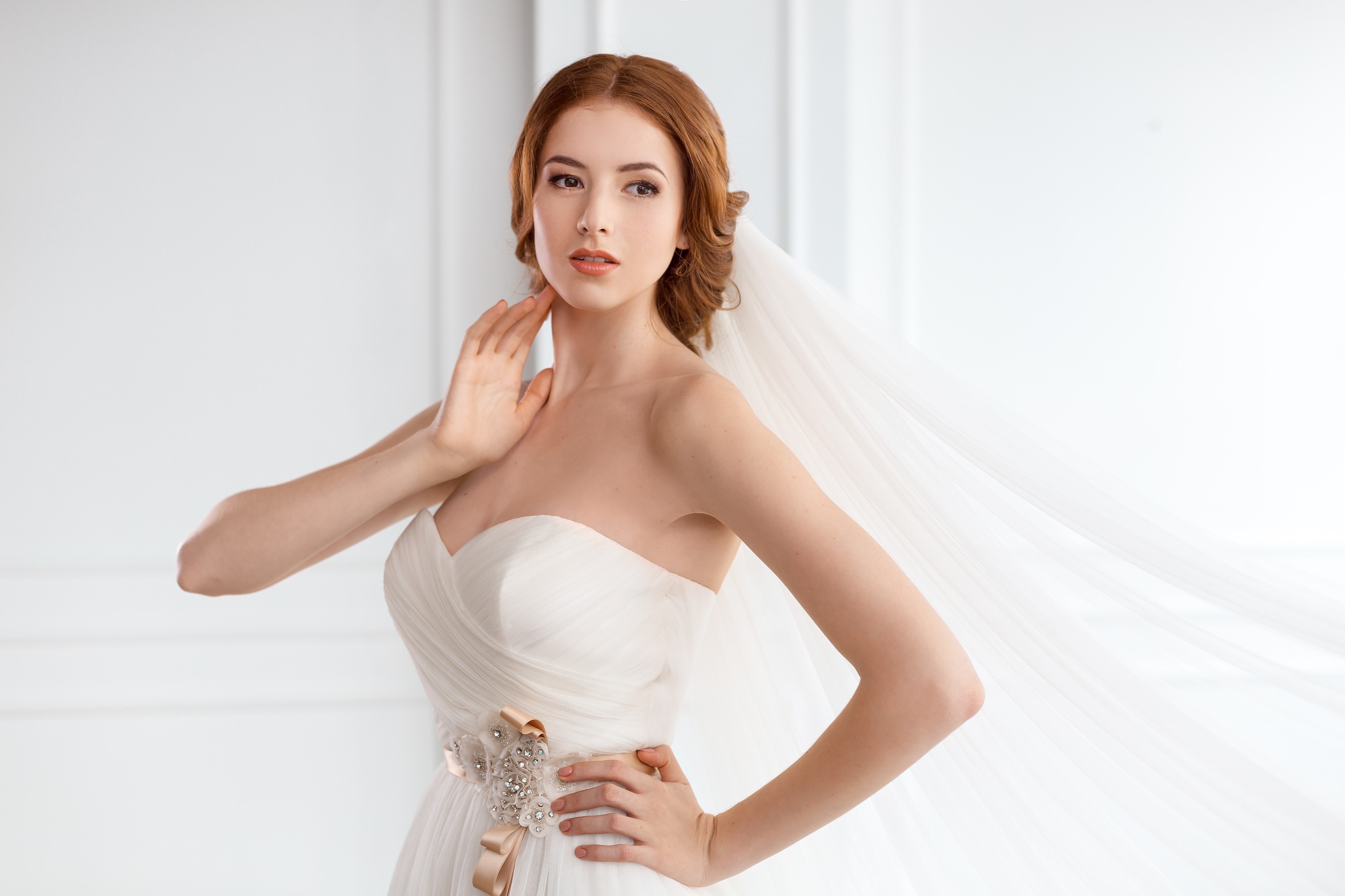 Redhead bride in white dress with veil HD Wallpaper