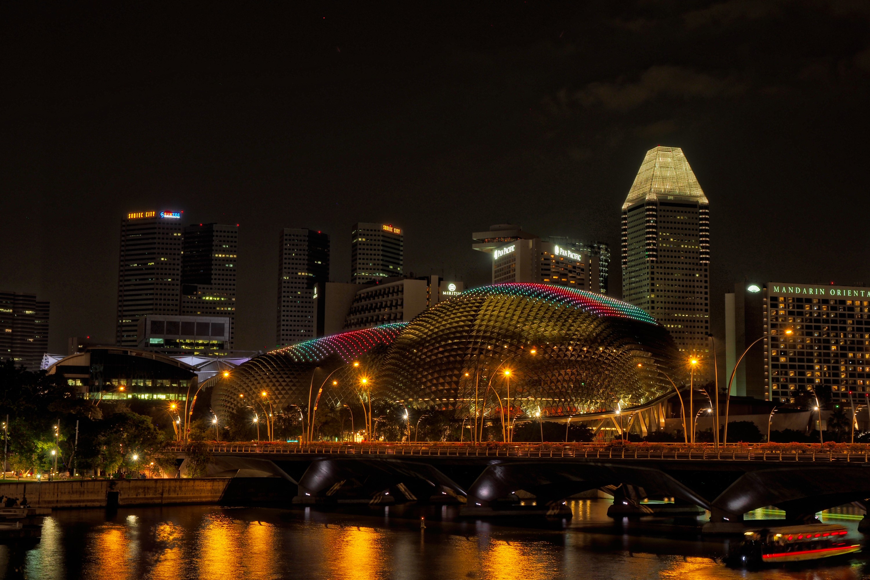 Singapore skyline at night with Esplanade and bridge HD Wallpaper